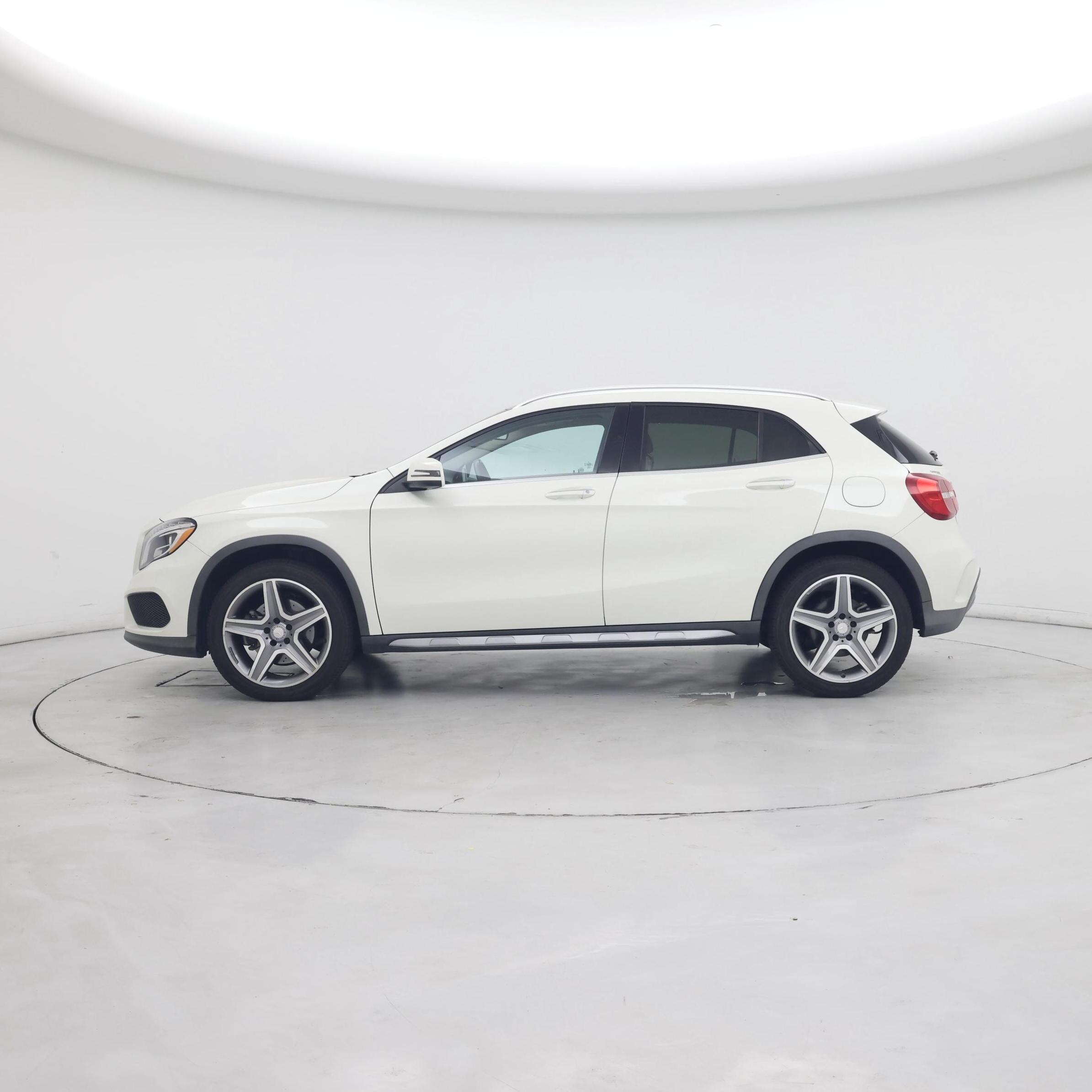 Thumbnail: 2017 Mercedes-Benz GLA - 3
