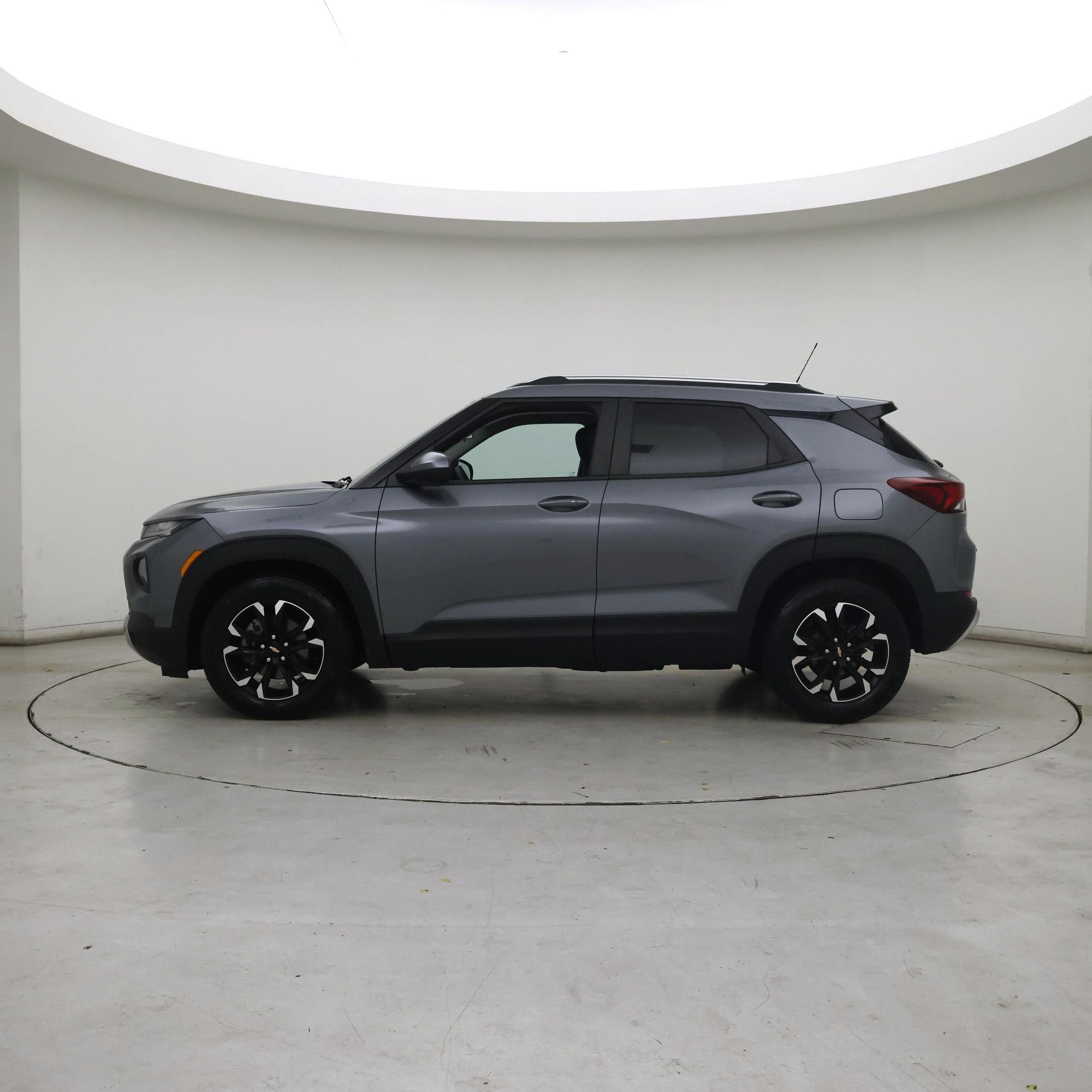 Thumbnail: 2022 Chevrolet TrailBlazer - 3