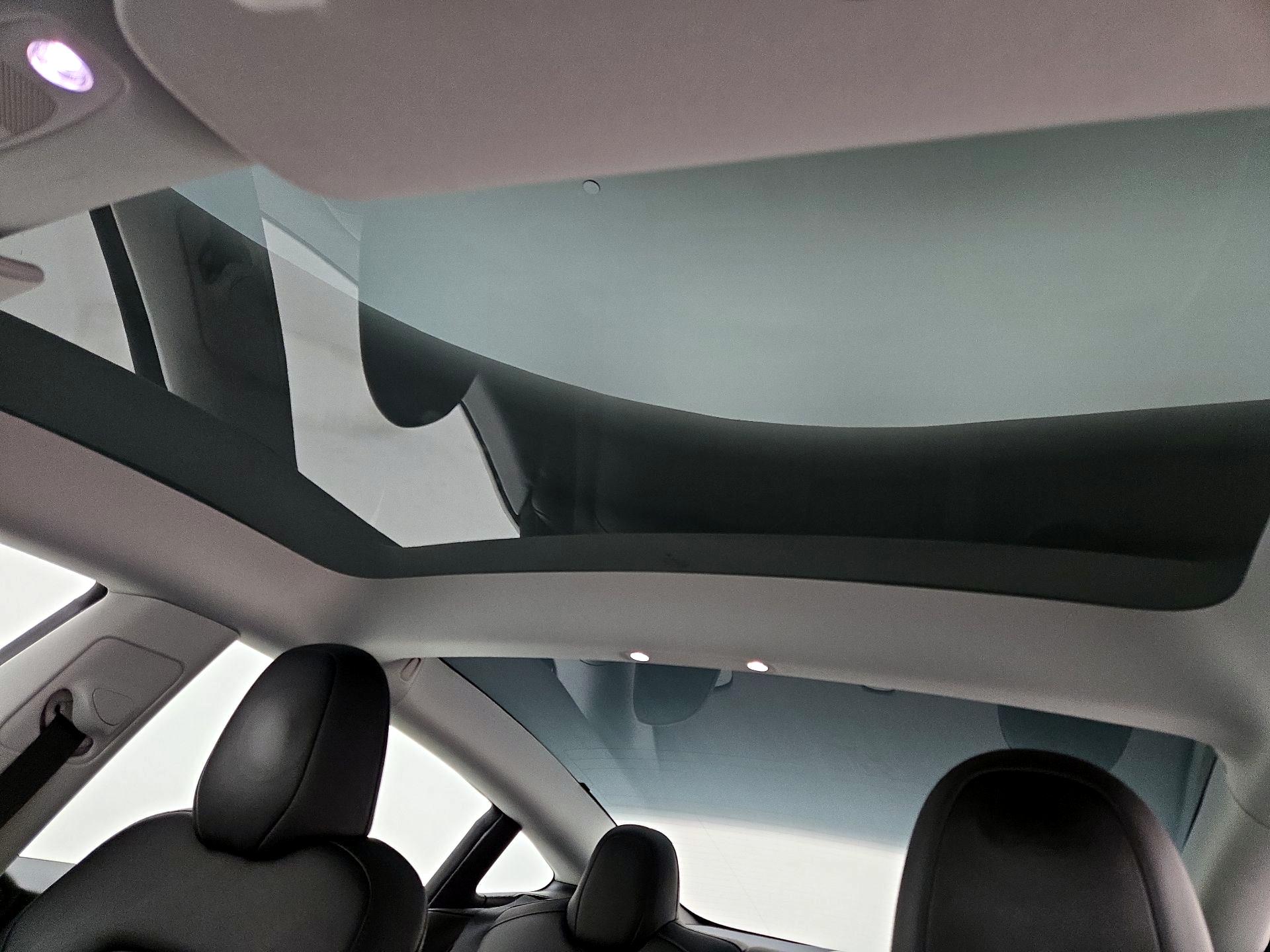 Thumbnail: 2023 Tesla Model 3 - 19