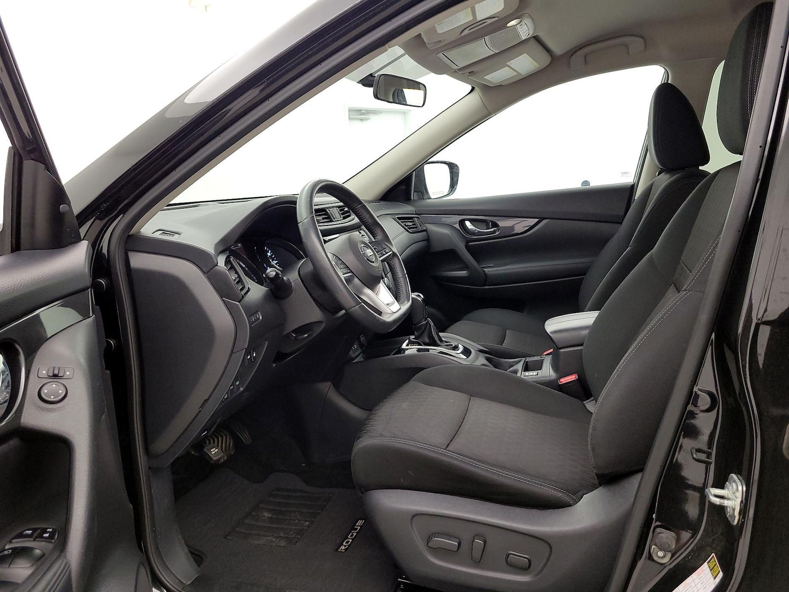 2018 Nissan Rogue SV - Photo 12