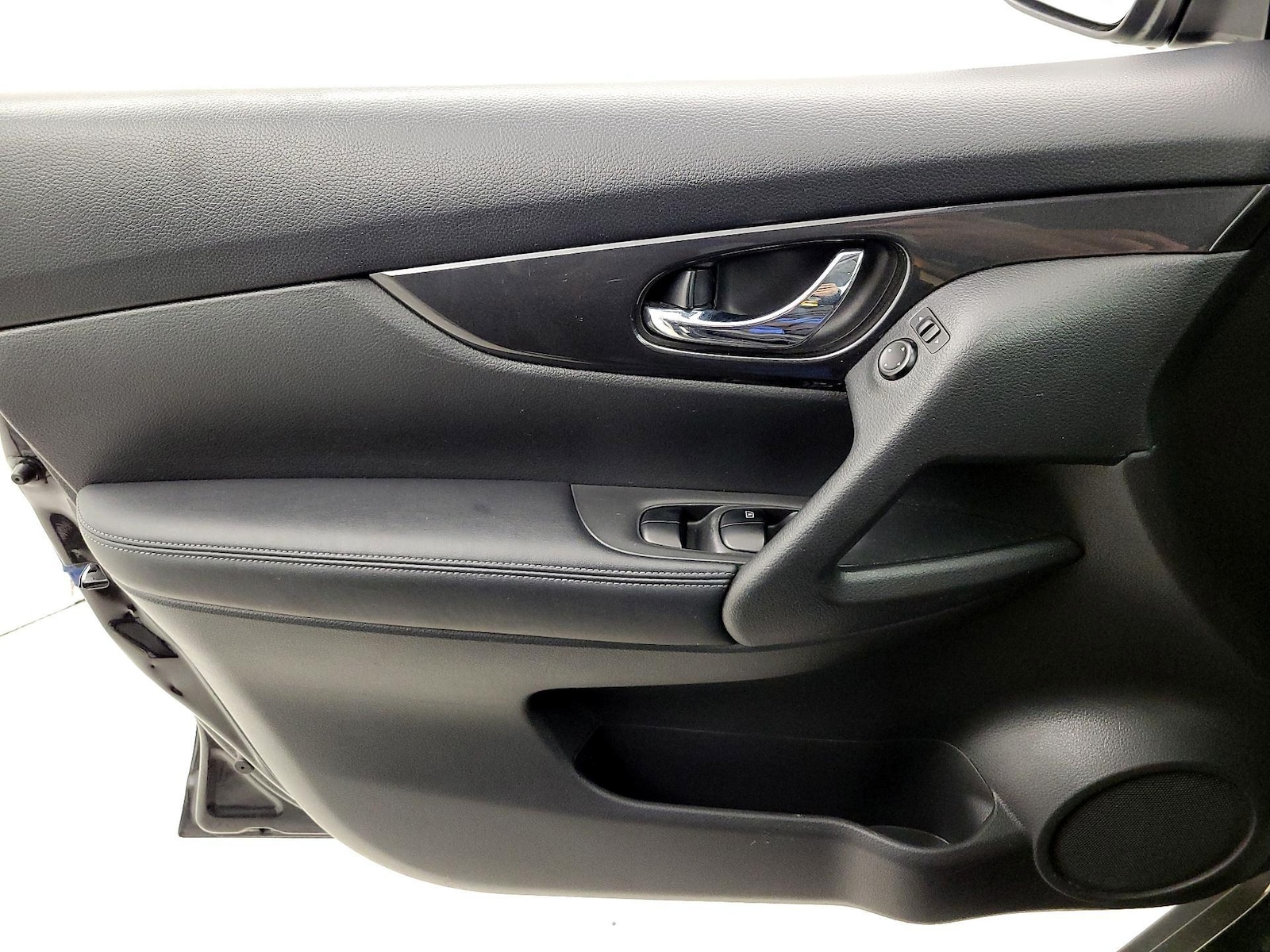2018 Nissan Rogue SV - Photo 13