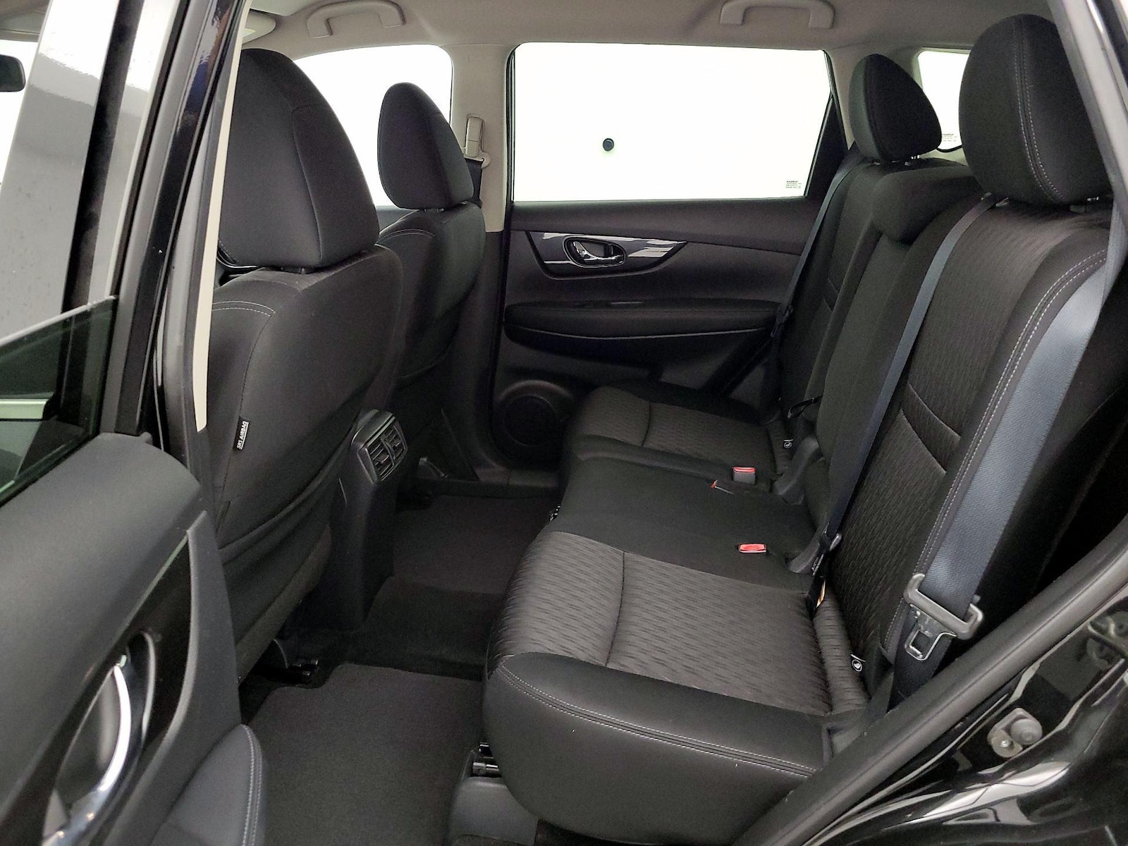 2018 Nissan Rogue SV - Photo 20
