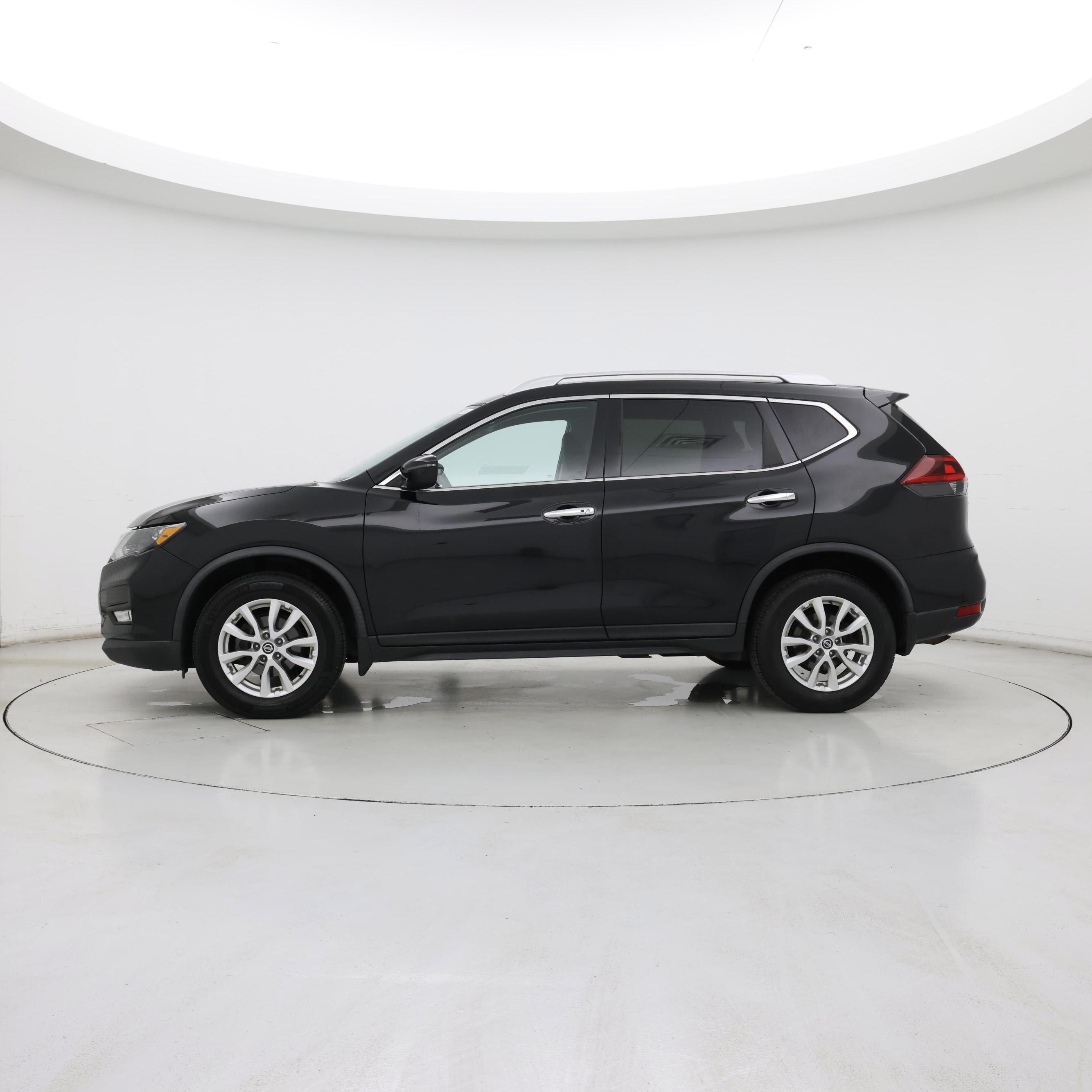 Thumbnail: 2018 Nissan Rogue - 3
