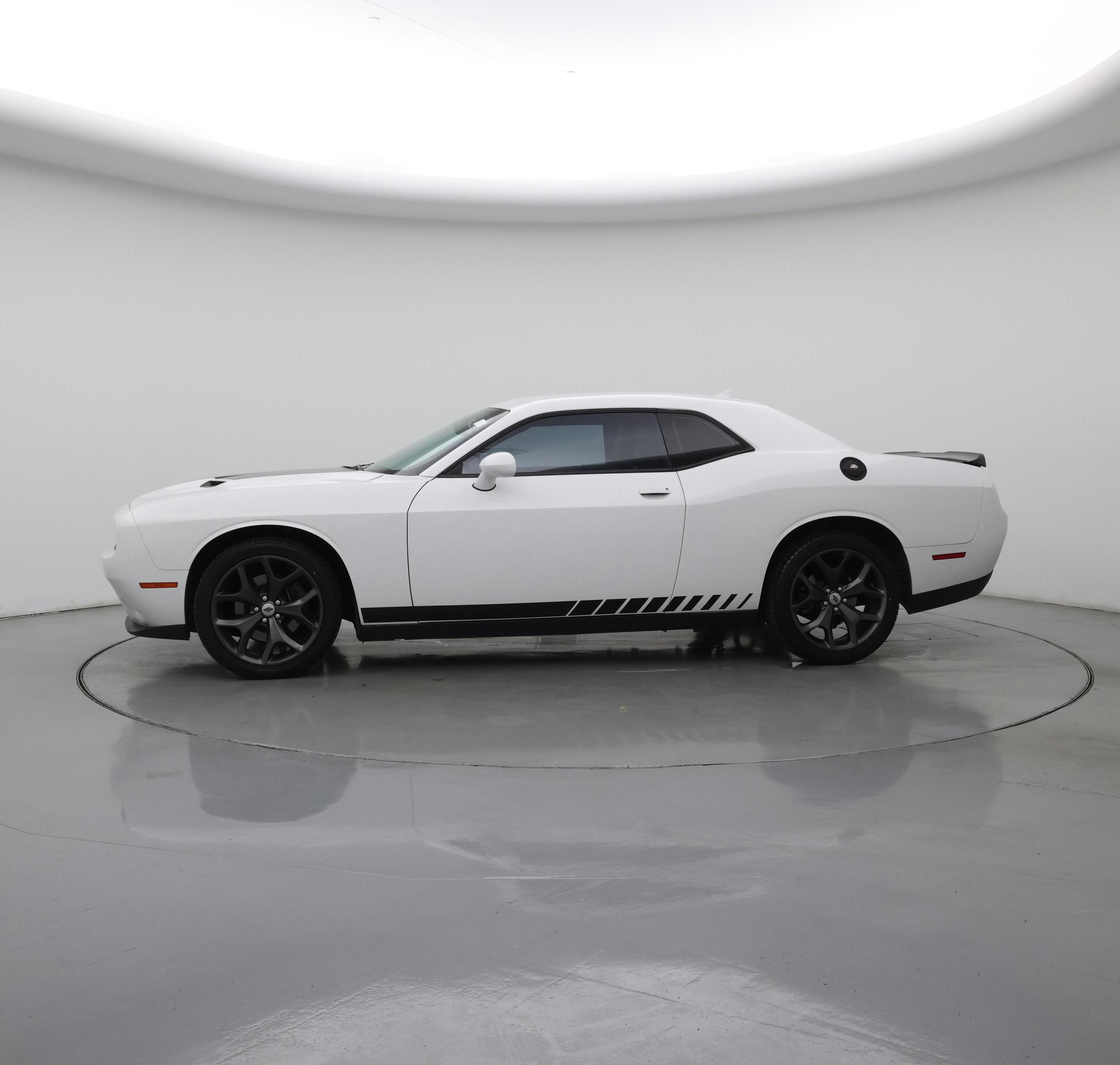 Thumbnail: 2017 Dodge Challenger - 3