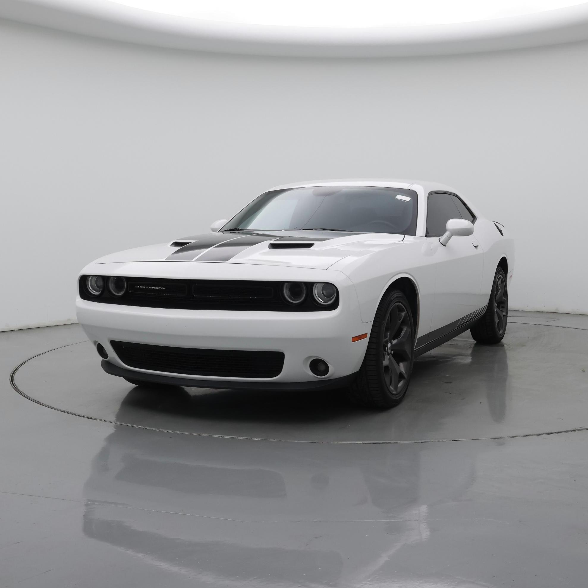 Thumbnail: 2017 Dodge Challenger - 4