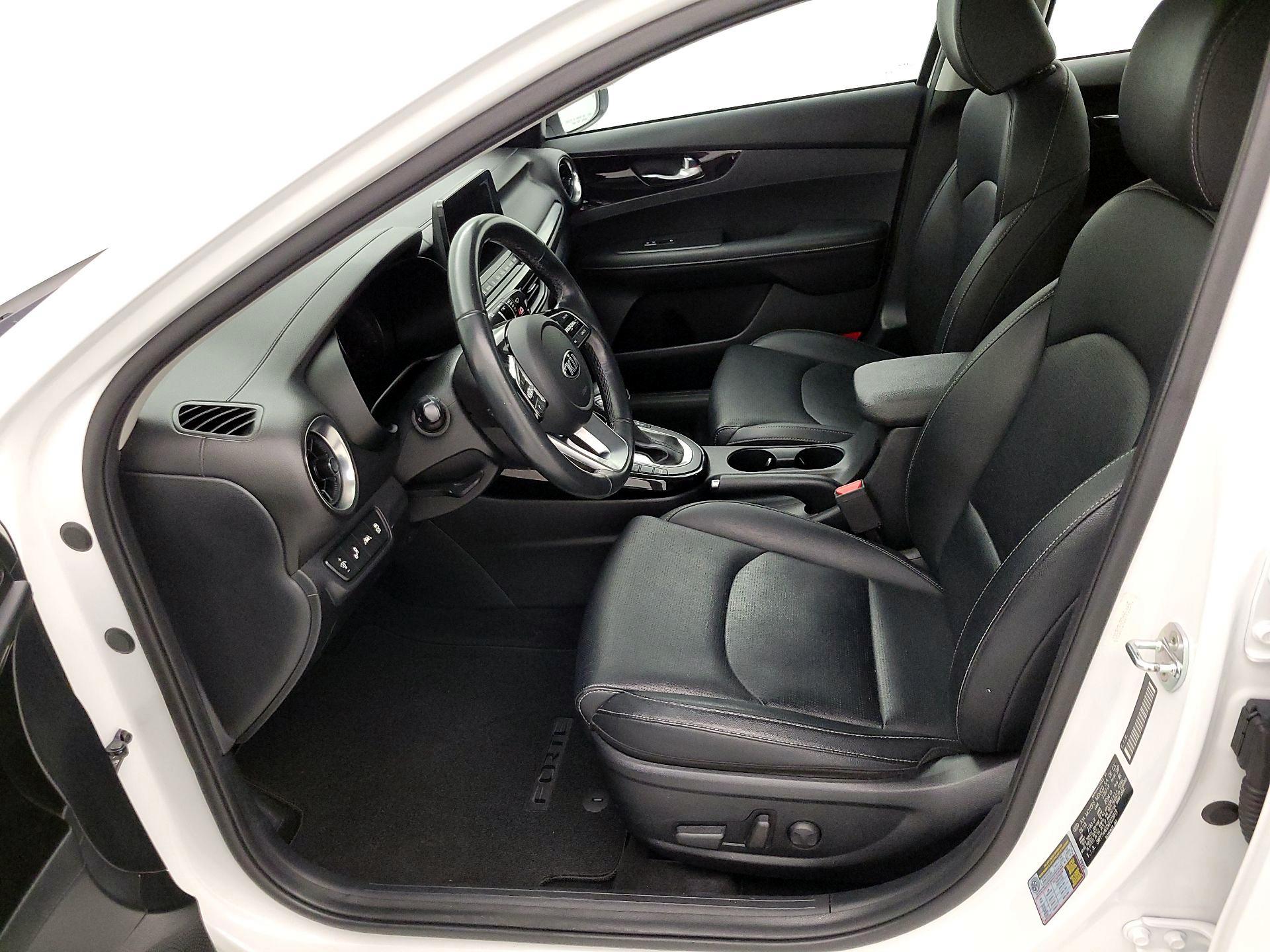 Thumbnail: 2019 Kia Forte - 11