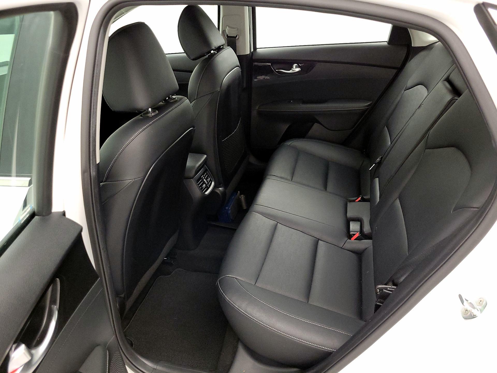 Thumbnail: 2019 Kia Forte - 18