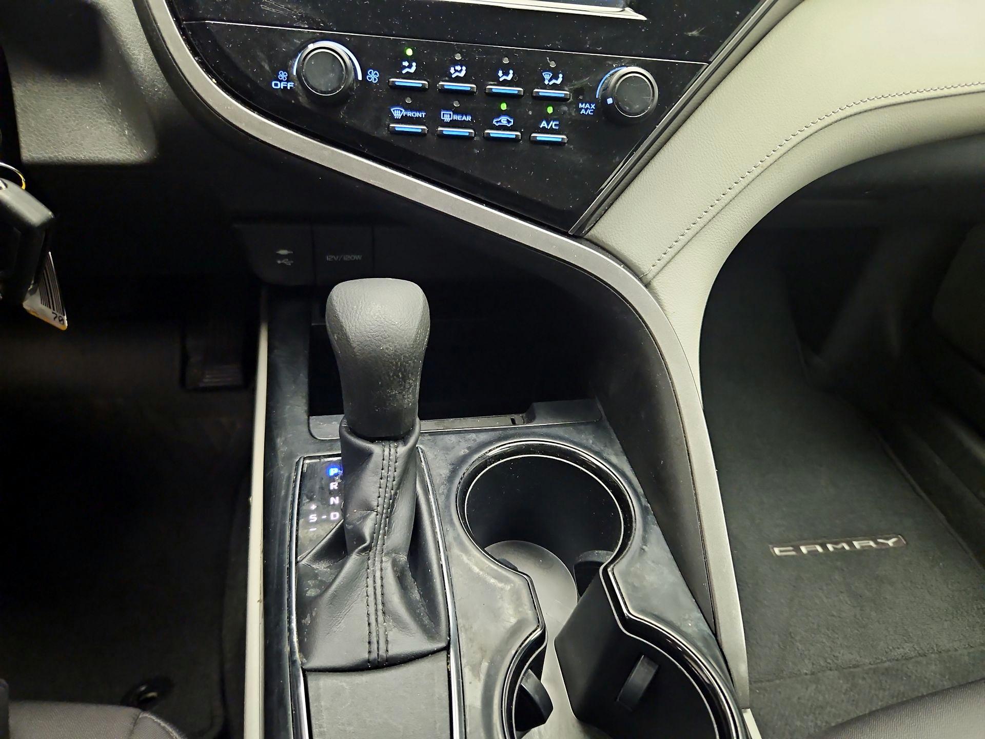 Thumbnail: 2019 Toyota Camry - 16