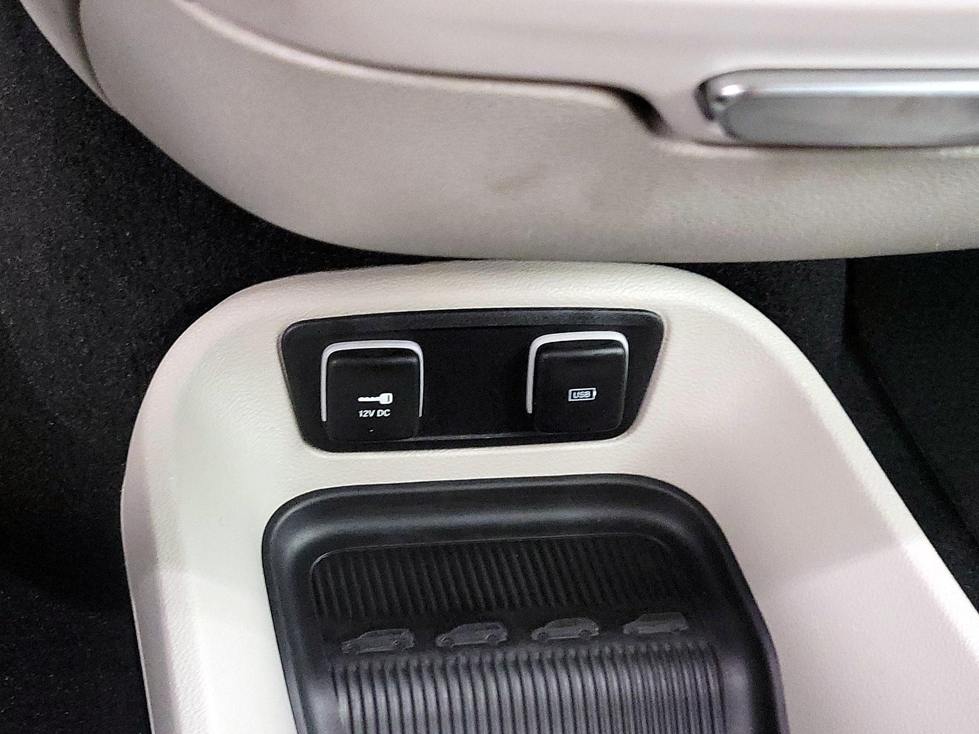Thumbnail: 2020 Chrysler Pacifica - 19