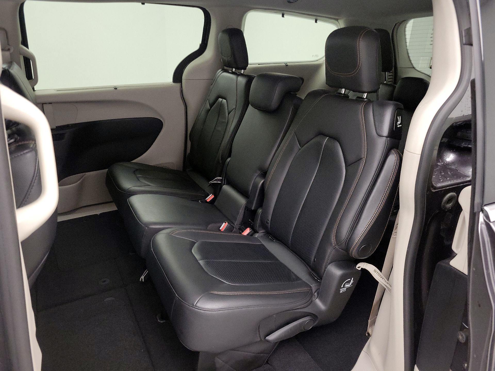Thumbnail: 2020 Chrysler Pacifica - 20