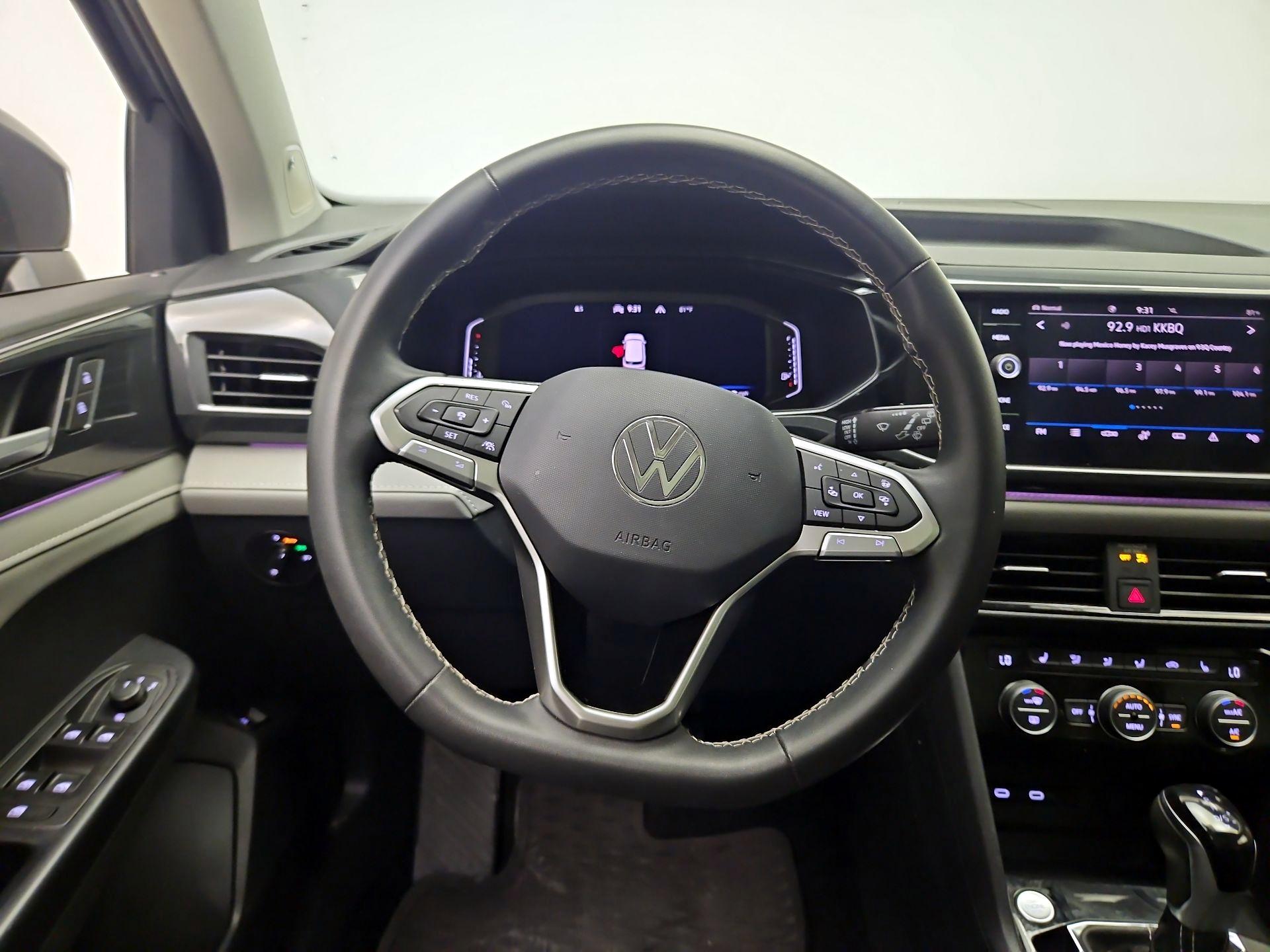 Thumbnail: 2022 Volkswagen Taos - 10