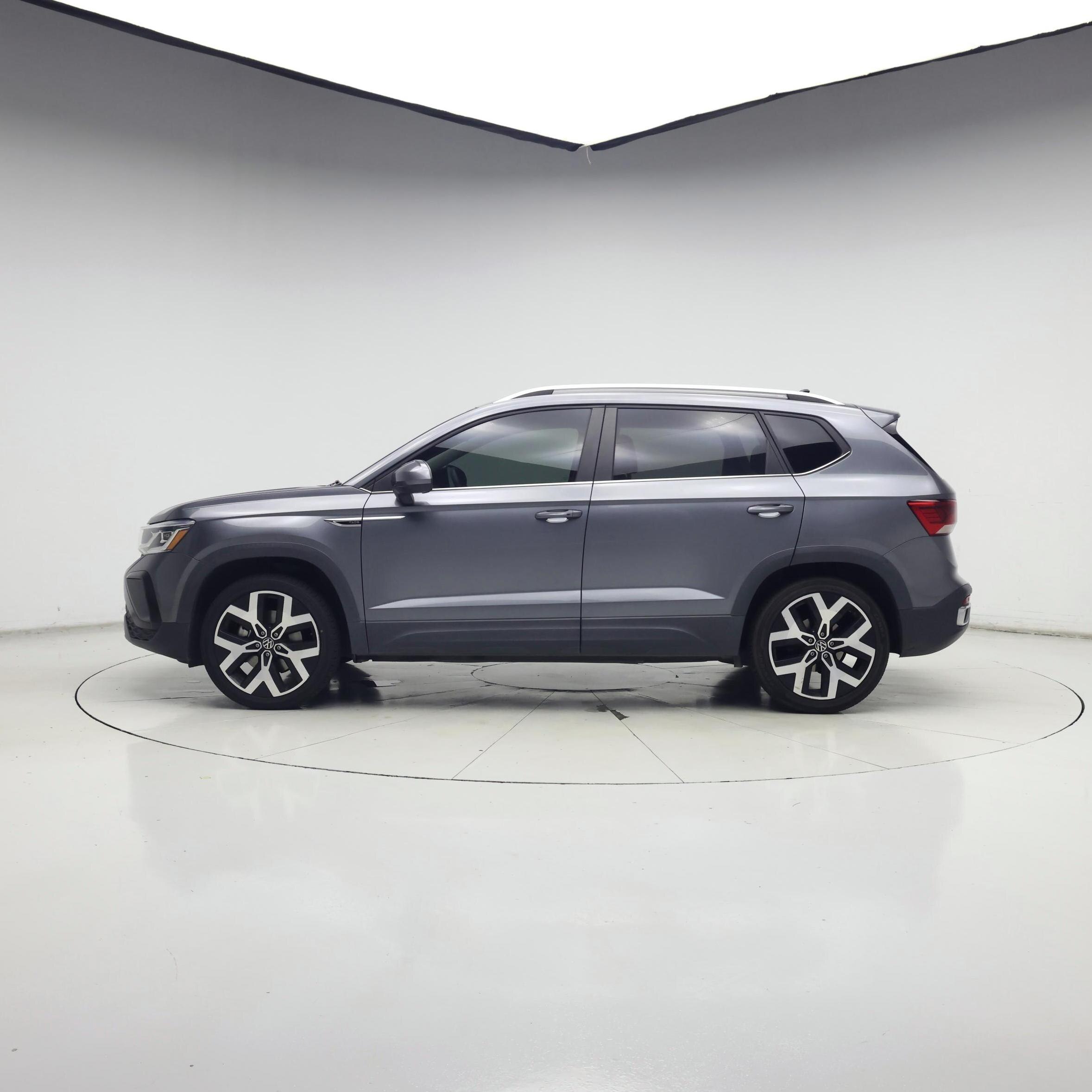 Thumbnail: 2022 Volkswagen Taos - 3