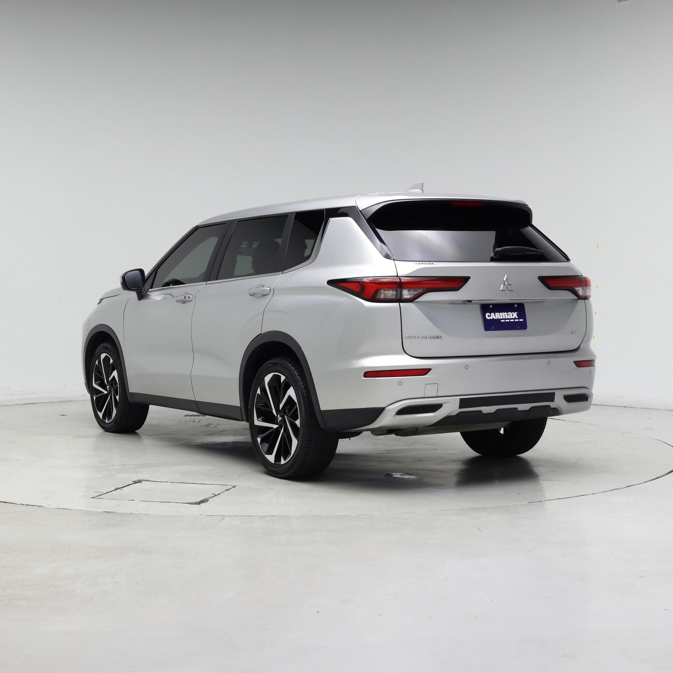 Thumbnail: 2022 Mitsubishi Outlander - 2