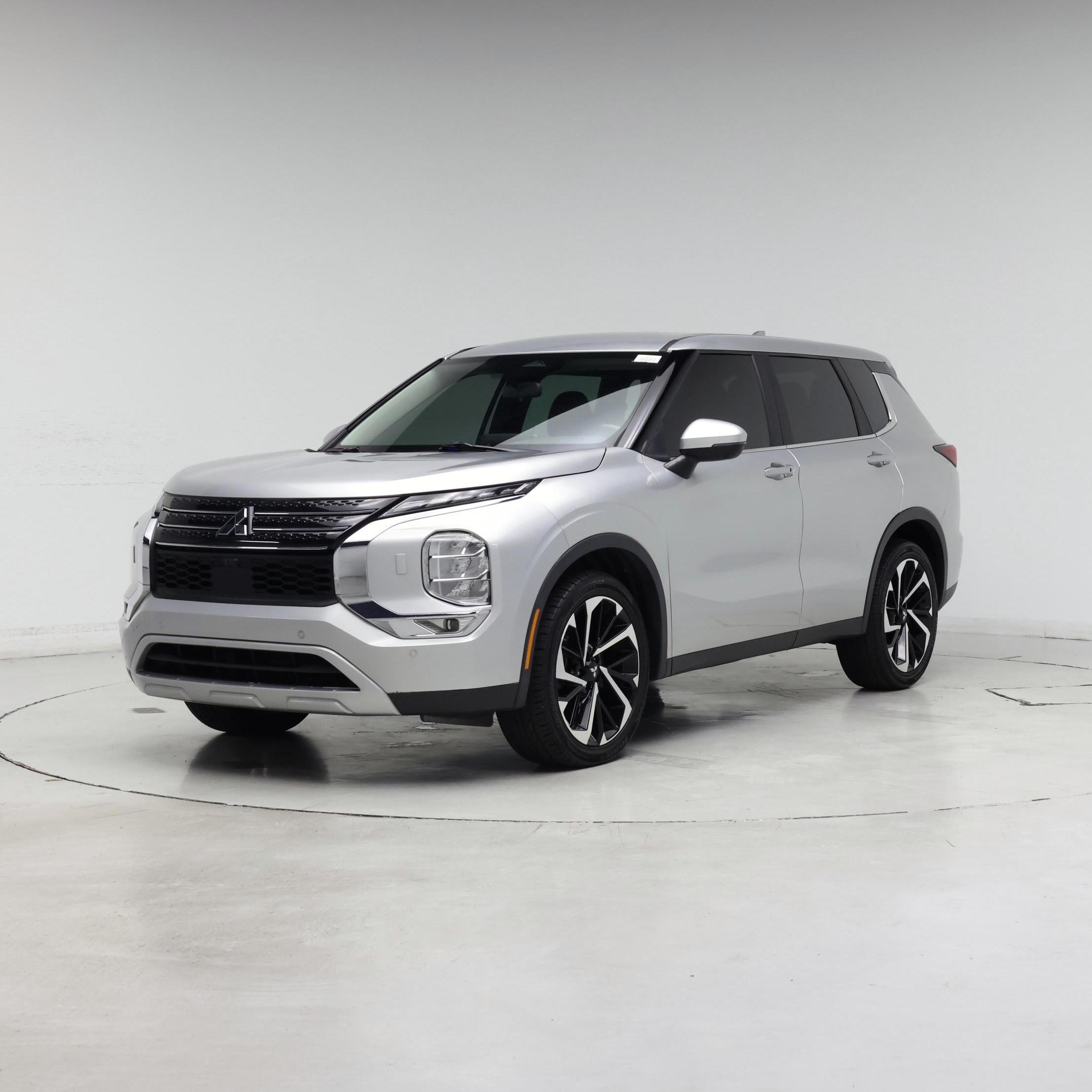 Thumbnail: 2022 Mitsubishi Outlander - 4