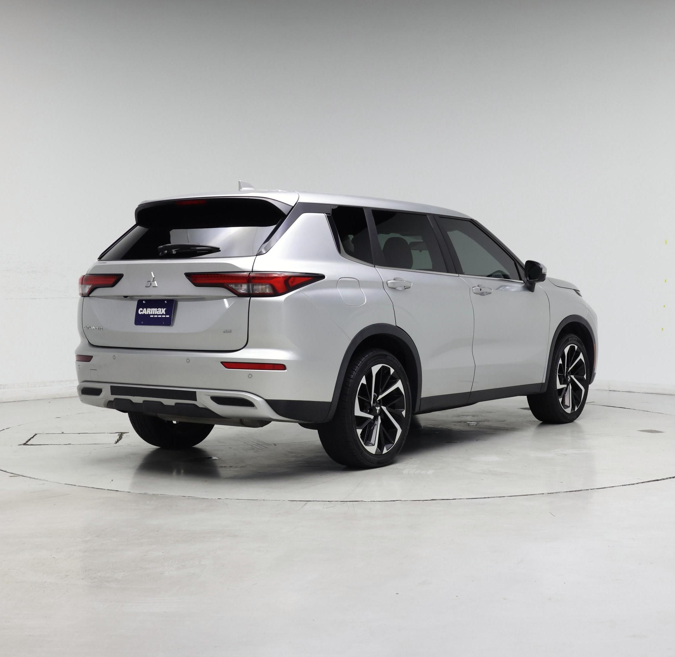 Thumbnail: 2022 Mitsubishi Outlander - 8