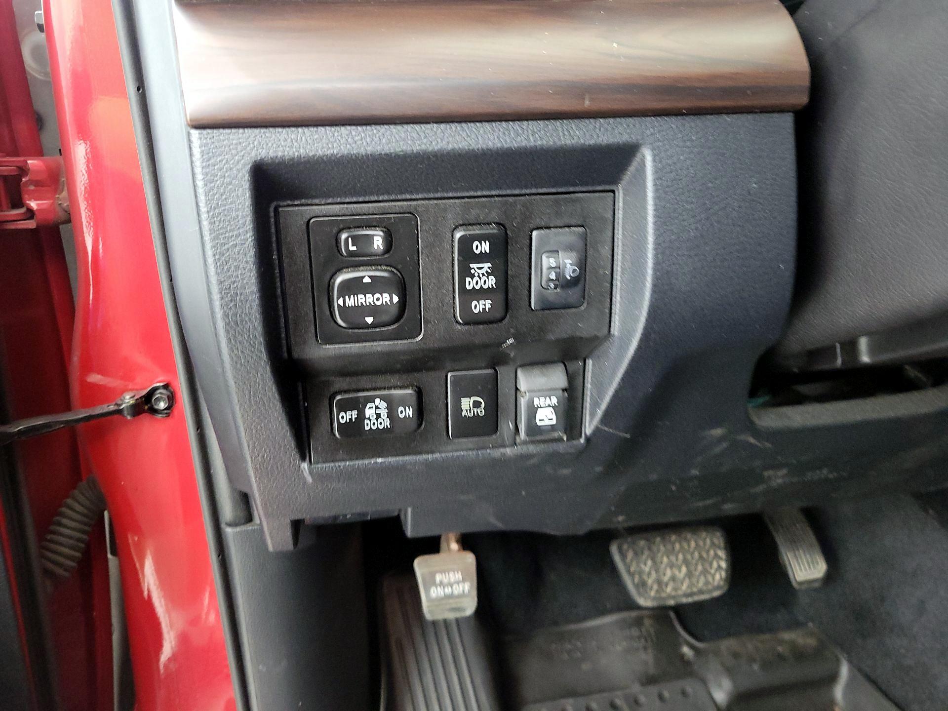 Thumbnail: 2019 Toyota Tundra - 13