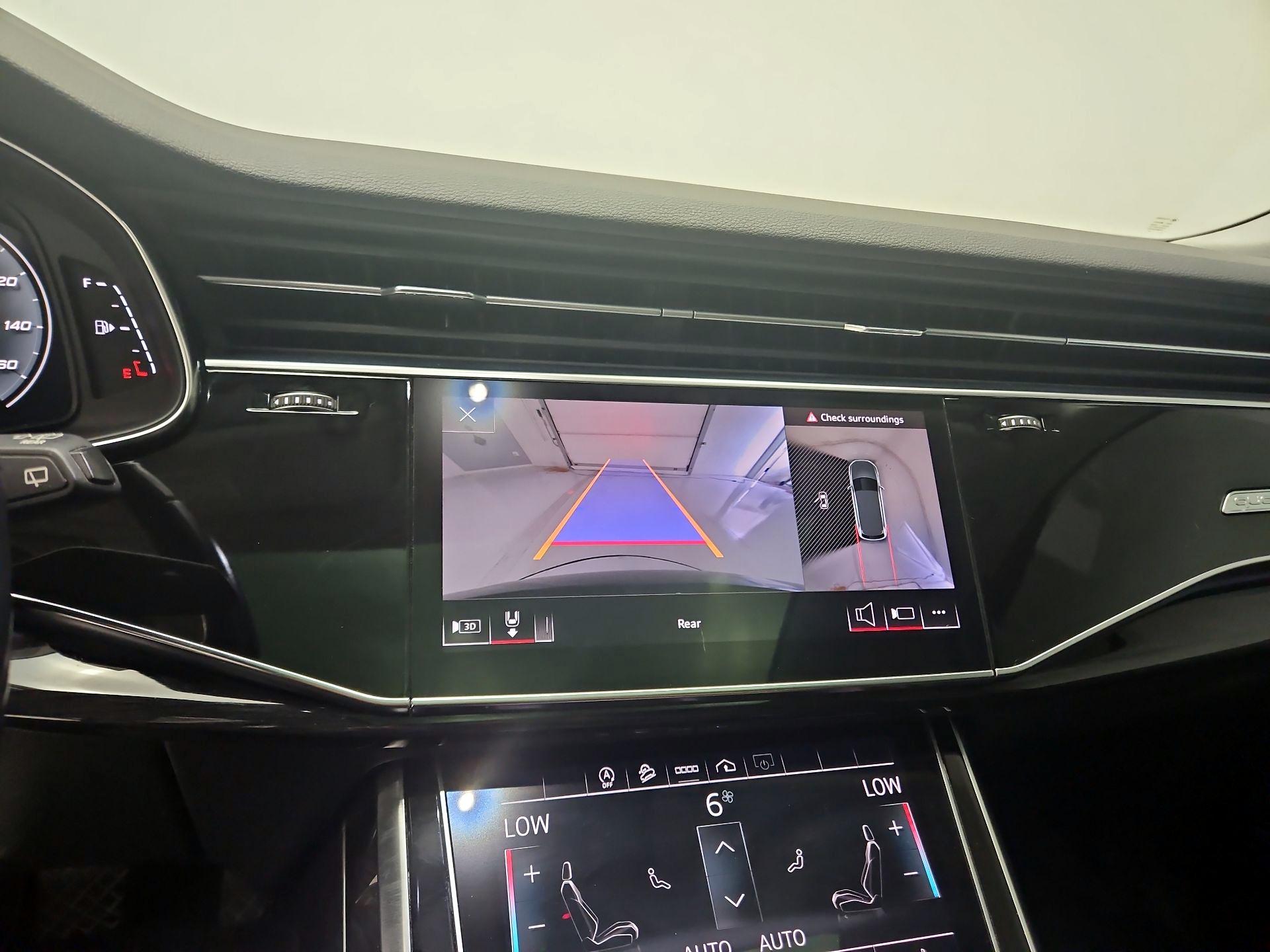 Thumbnail: 2021 Audi Q7 - 15