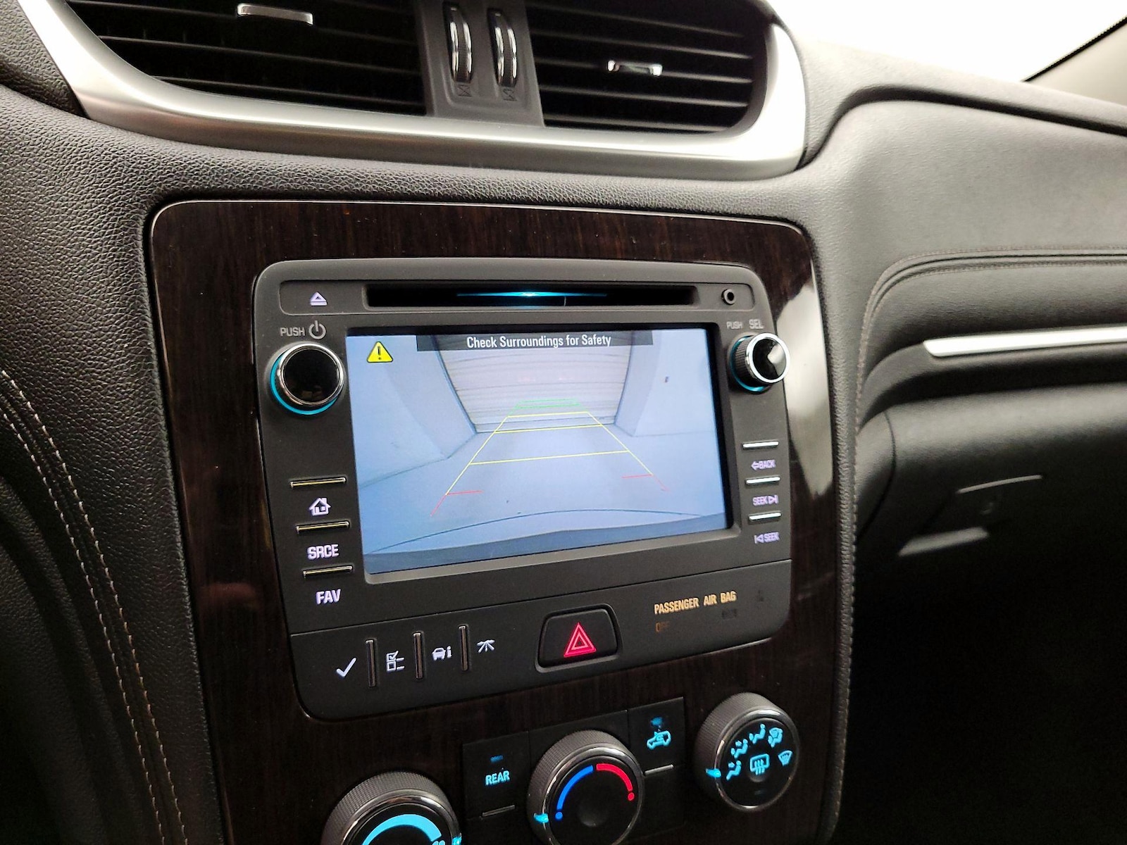 2017 Chevrolet Traverse 1LT - Photo 15