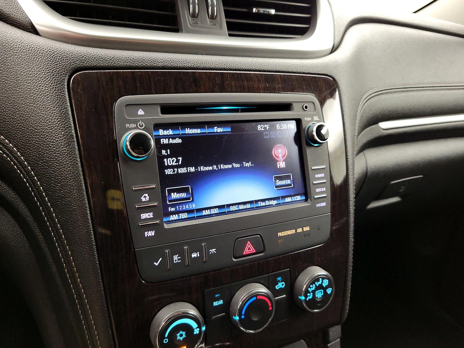 2017 Chevrolet Traverse 1LT - Photo 16