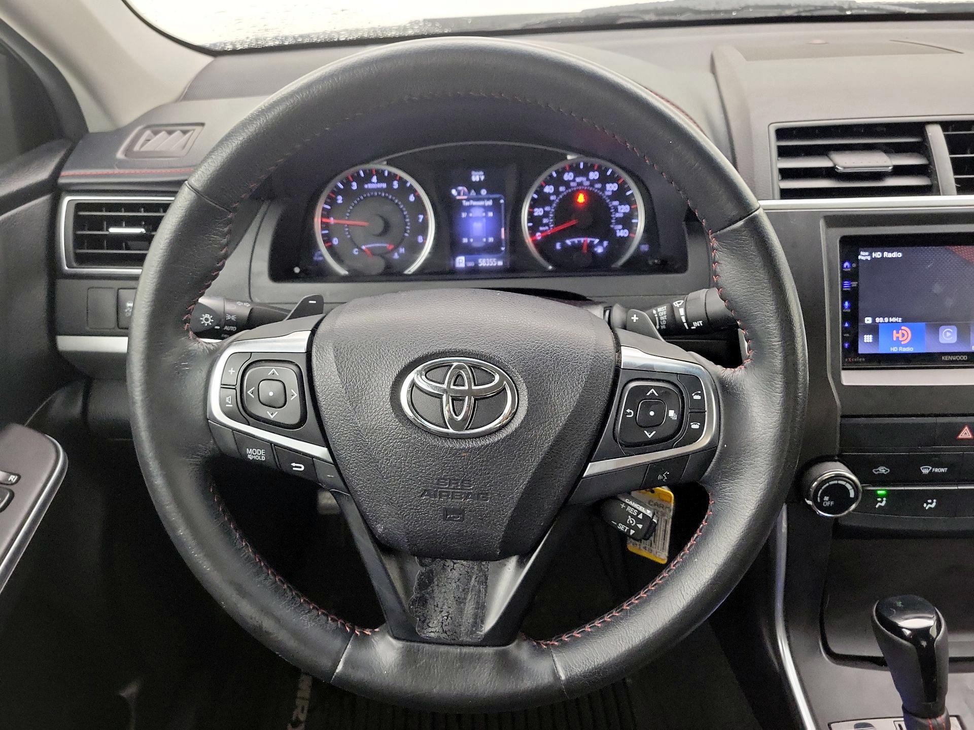Thumbnail: 2015 Toyota Camry - 10
