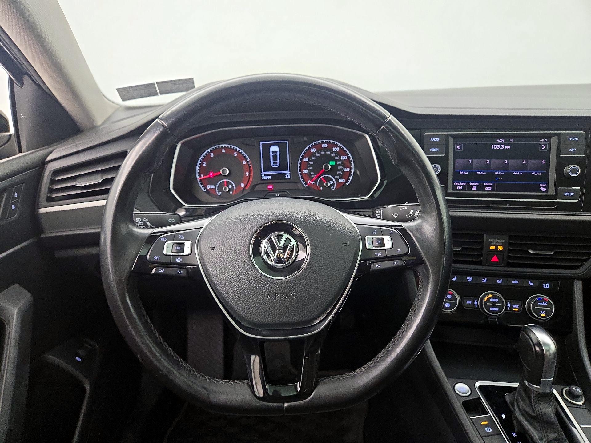 Thumbnail: 2019 Volkswagen Jetta - 10