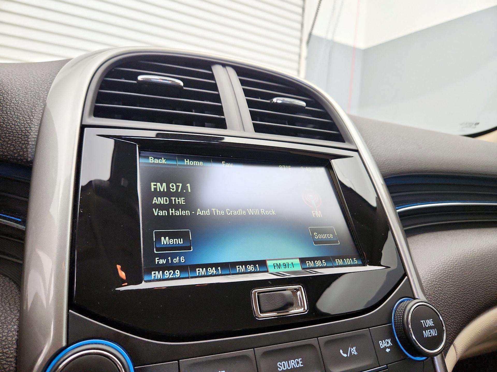 Thumbnail: 2015 Chevrolet Malibu - 15