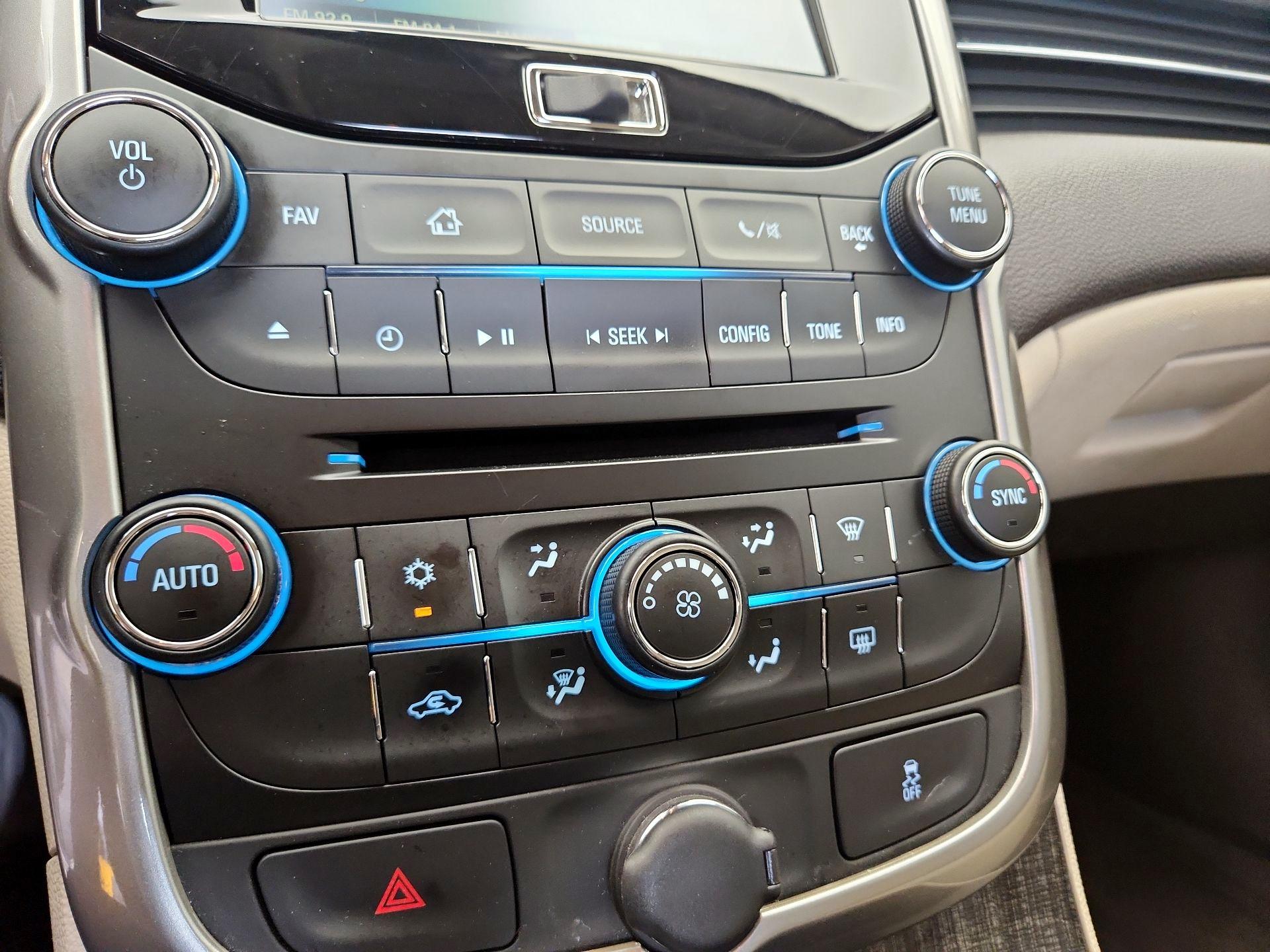 Thumbnail: 2015 Chevrolet Malibu - 16