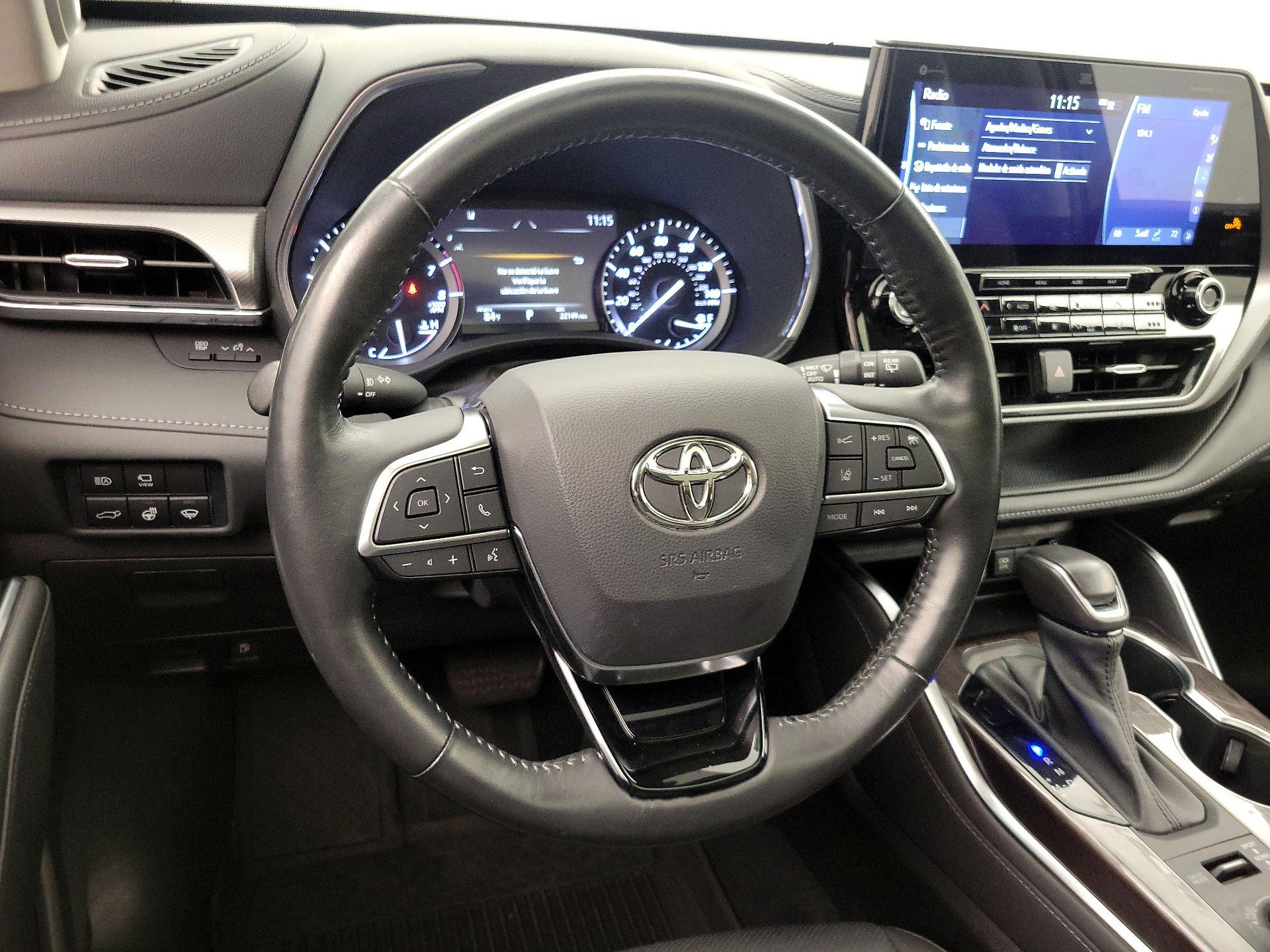 Thumbnail: 2021 Toyota Highlander - 10