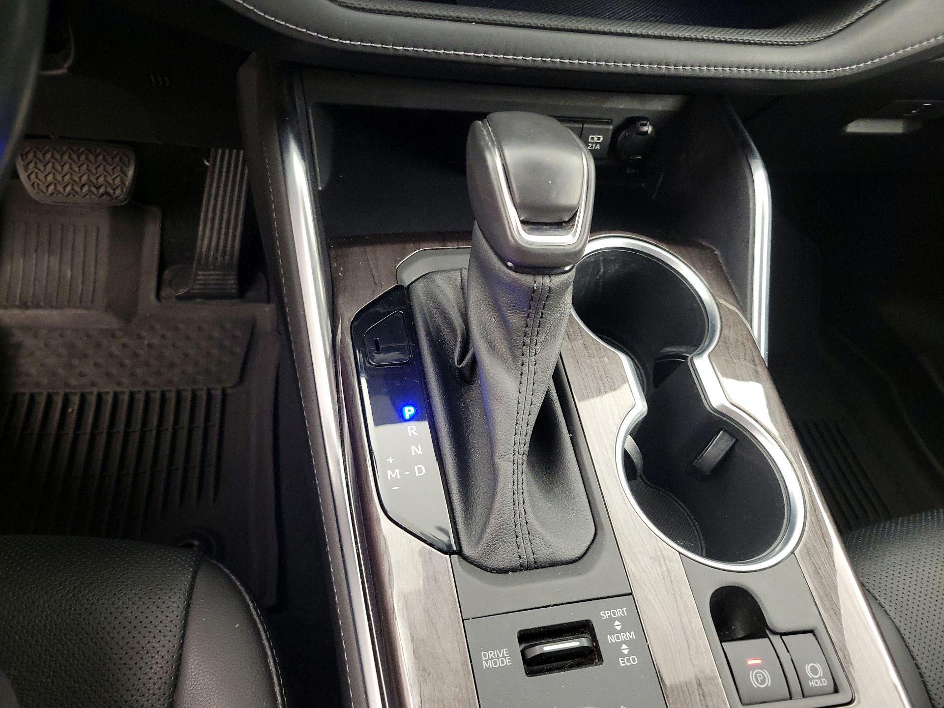 Thumbnail: 2021 Toyota Highlander - 17