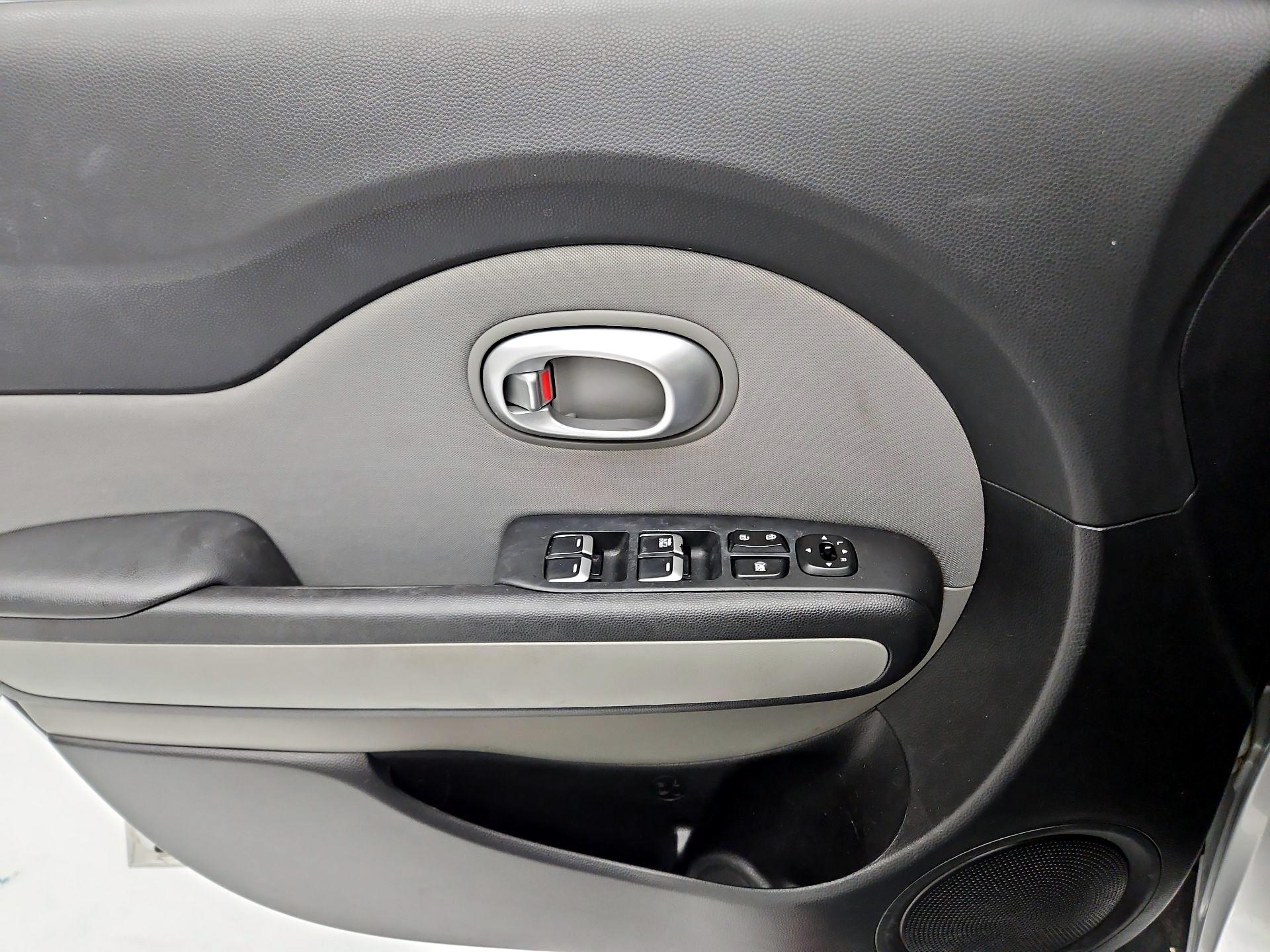 Thumbnail: 2017 Kia Soul - 12
