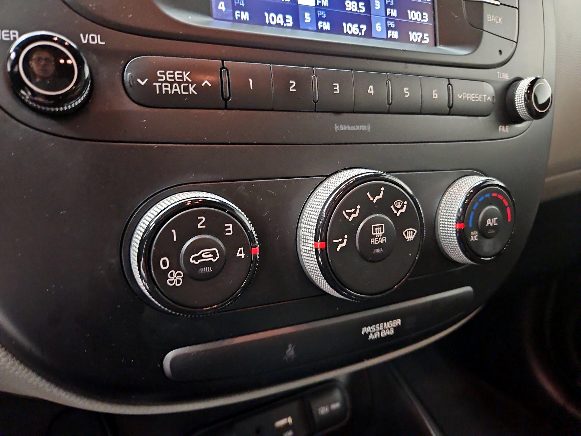 Thumbnail: 2017 Kia Soul - 15