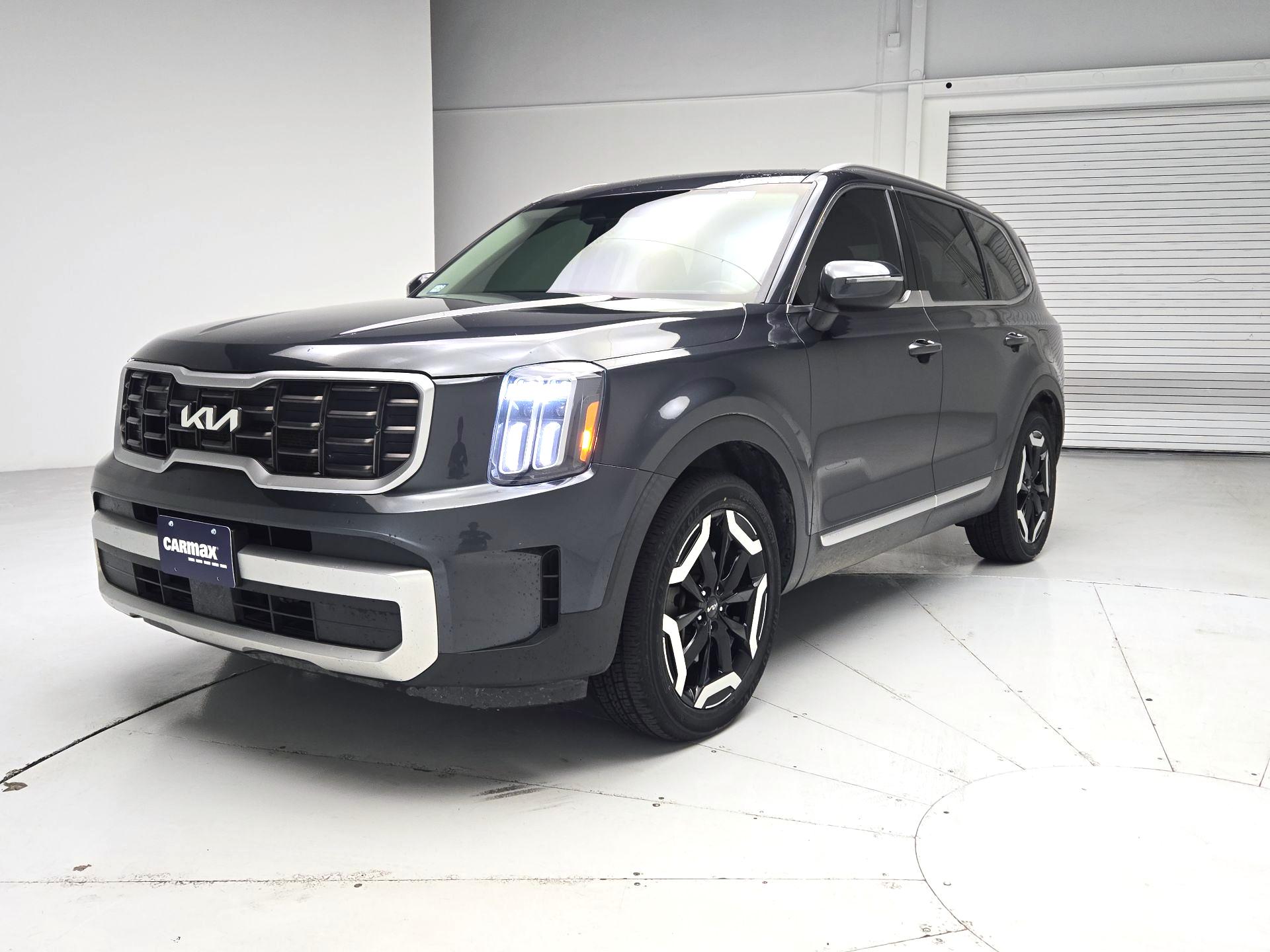 Thumbnail: 2023 Kia Telluride - 3