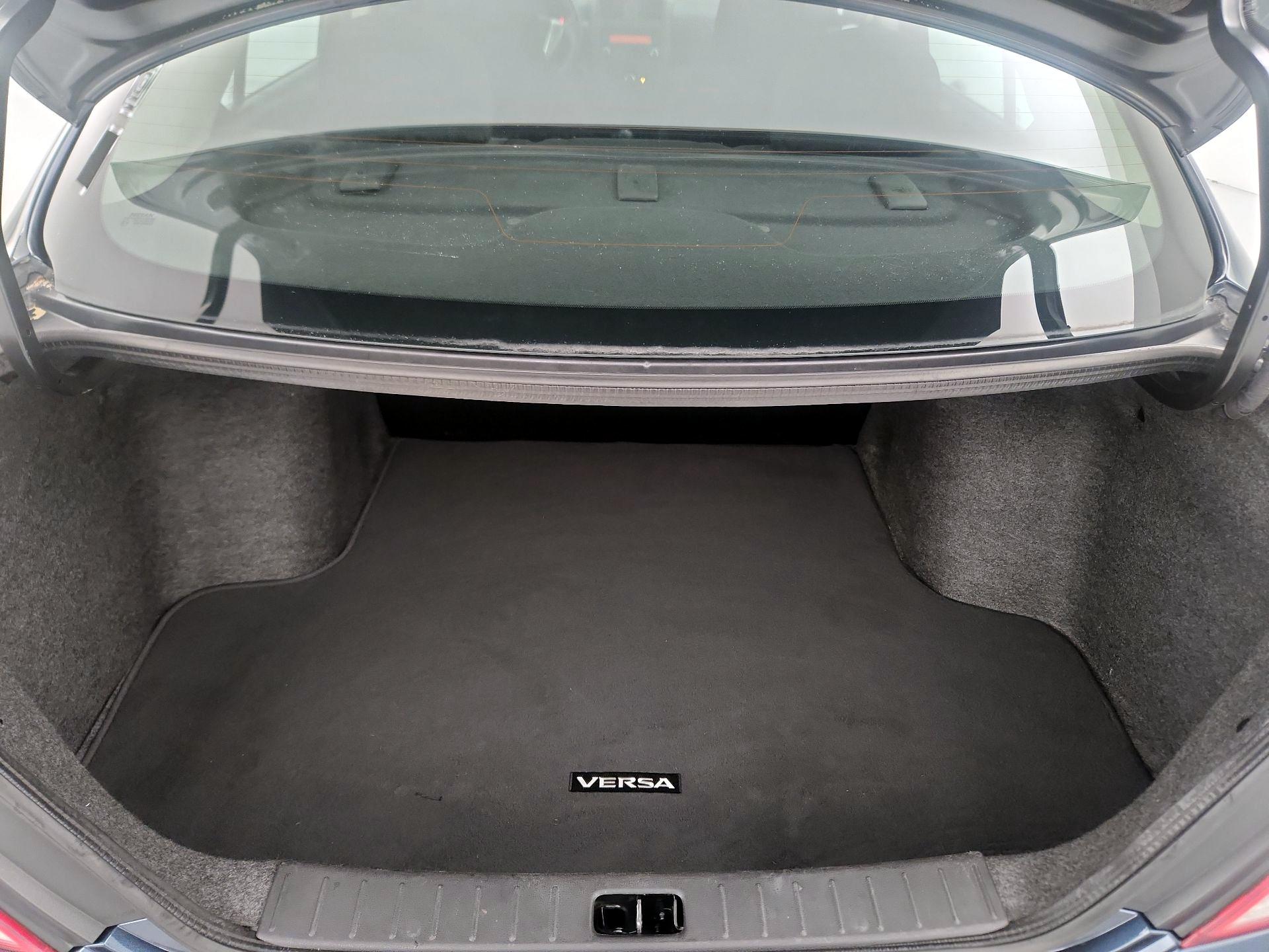 Thumbnail: 2017 Nissan Versa - 18