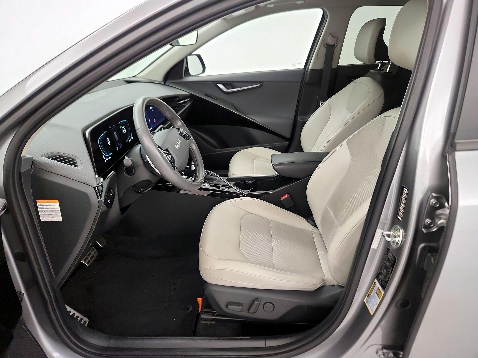 Thumbnail: 2023 Kia Niro - 11