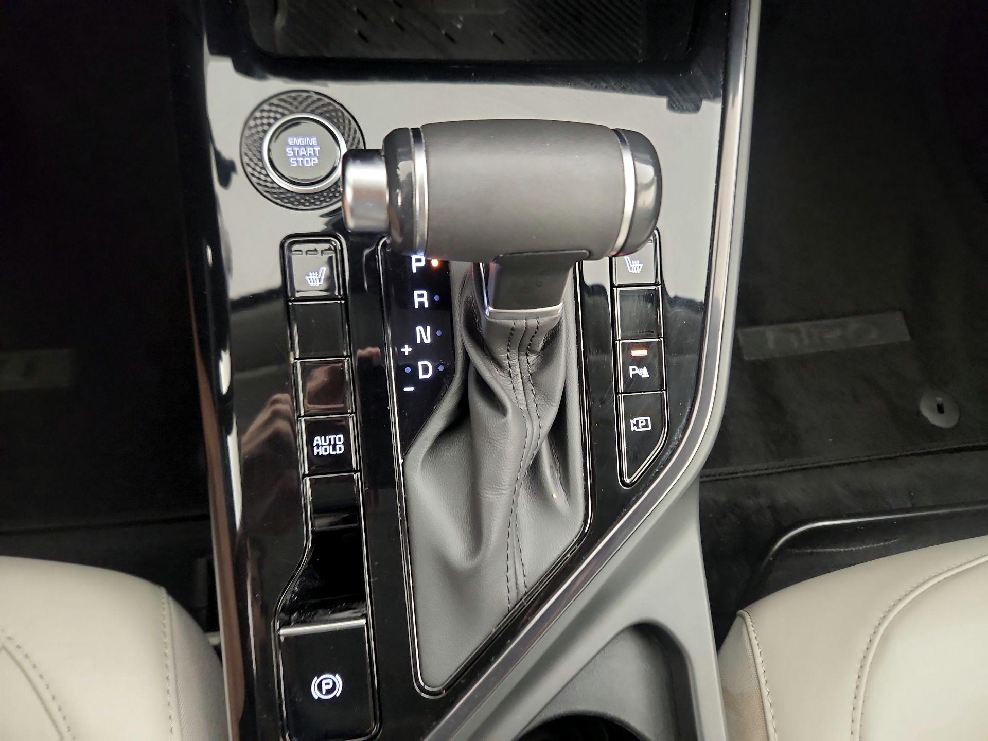 Thumbnail: 2023 Kia Niro - 18