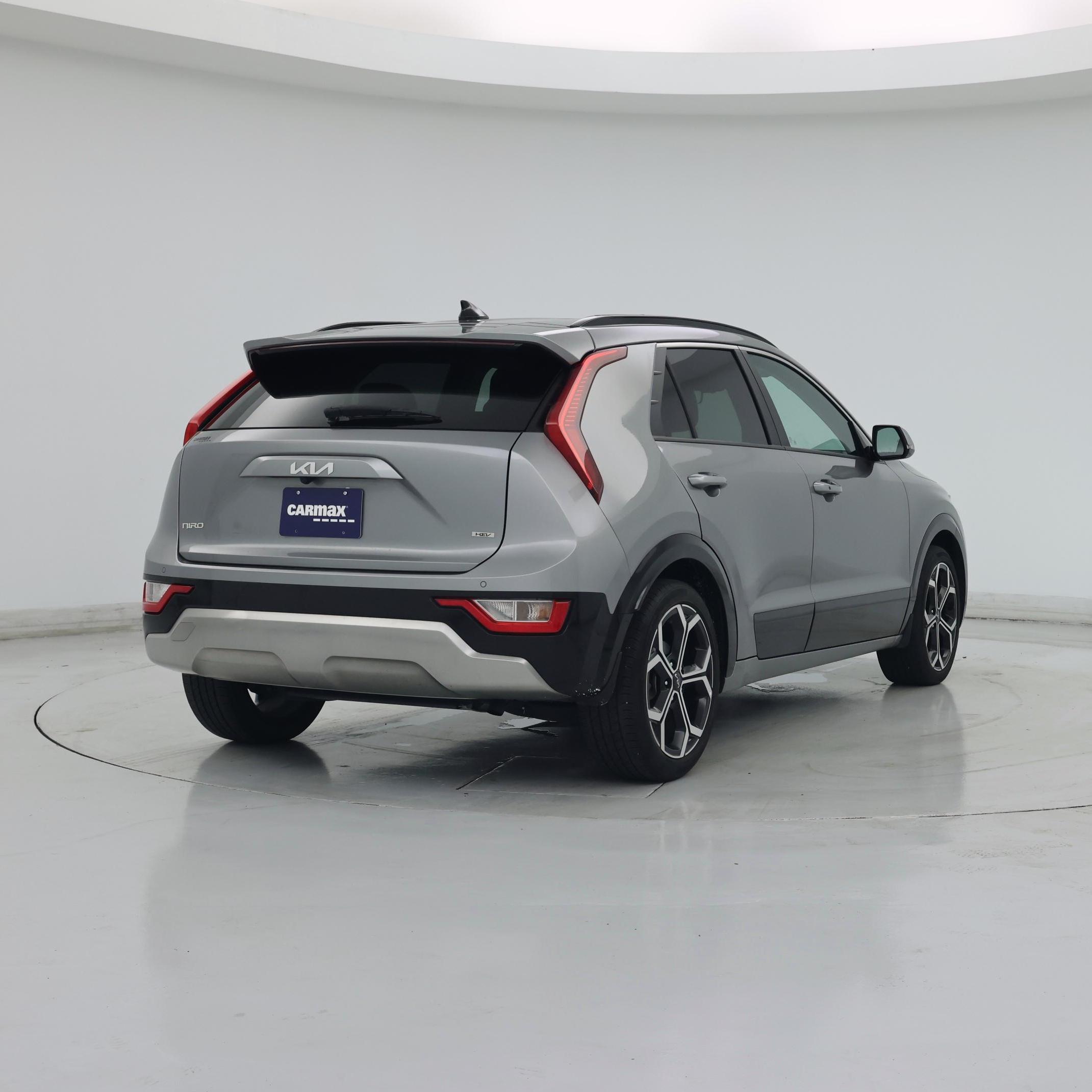 Thumbnail: 2023 Kia Niro - 8