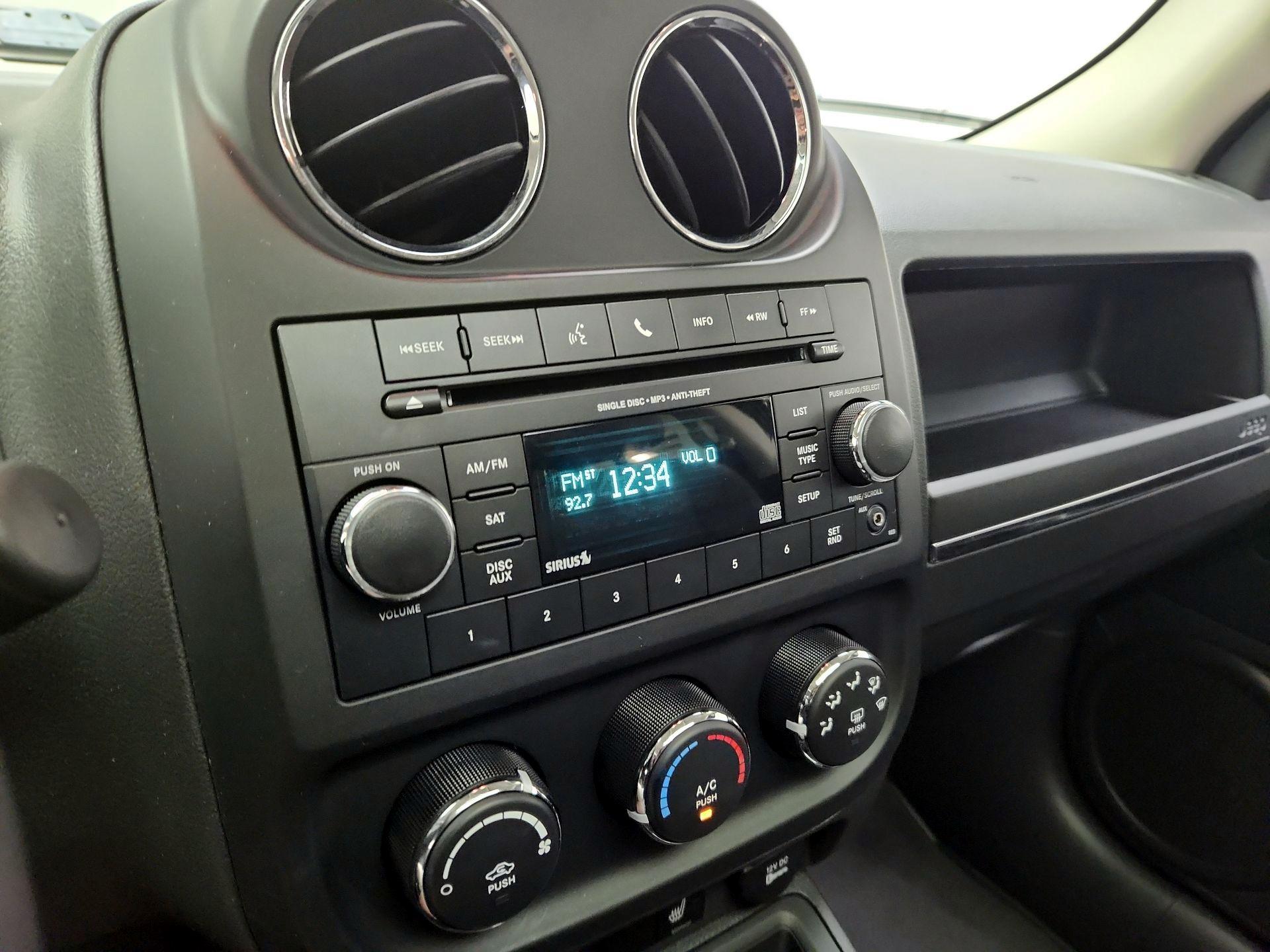 Thumbnail: 2014 Jeep Patriot - 11