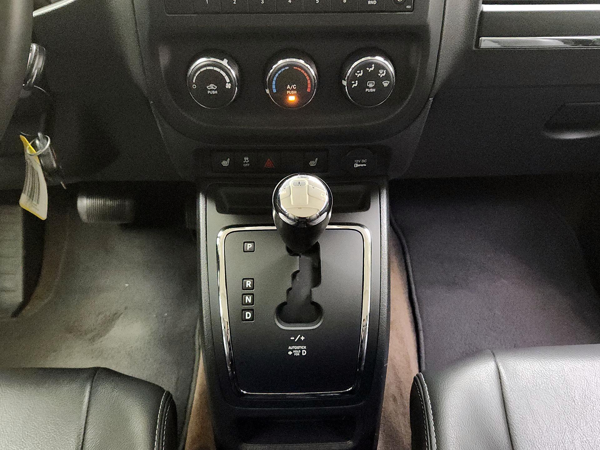 Thumbnail: 2014 Jeep Patriot - 13