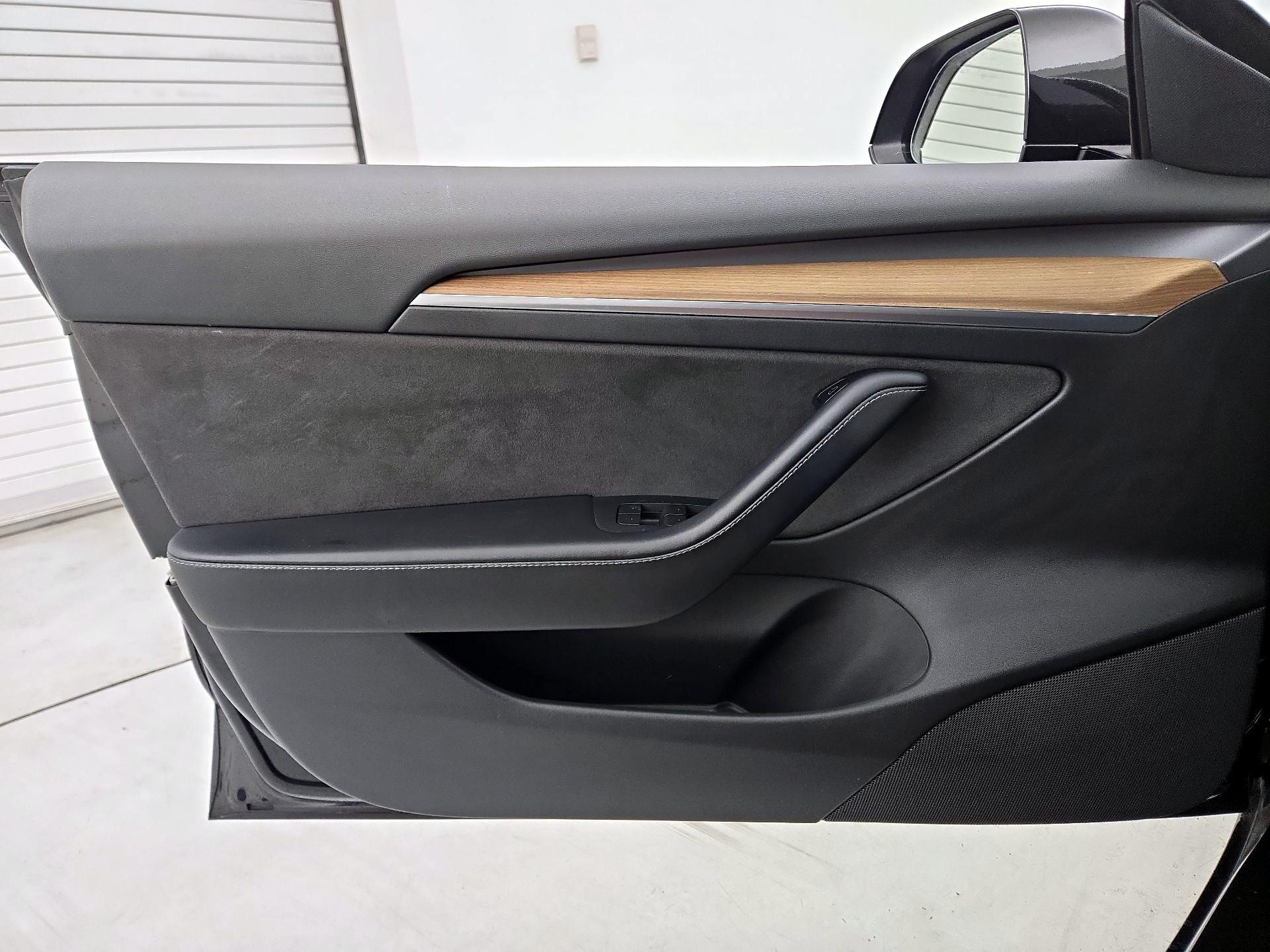 Thumbnail: 2021 Tesla Model 3 - 12