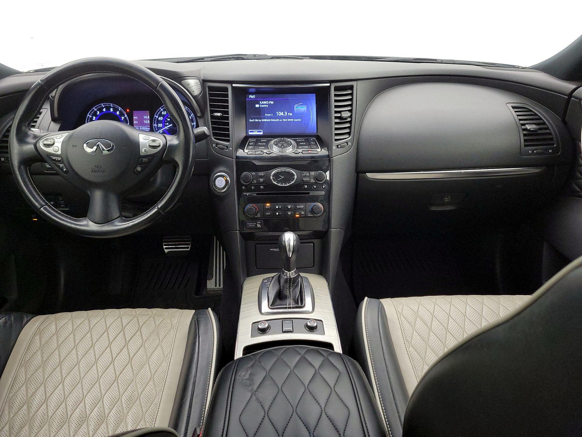 Thumbnail: 2017 INFINITI QX70 - 9