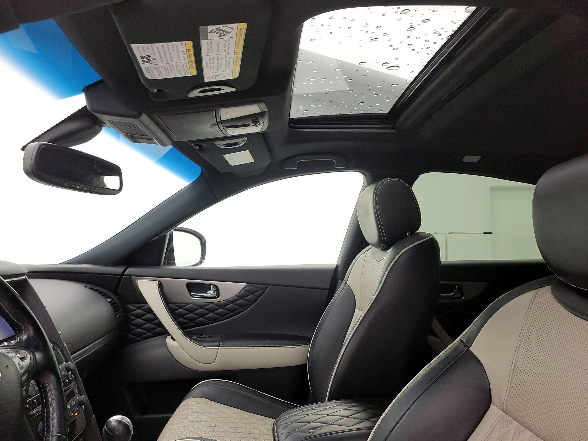 Thumbnail: 2017 INFINITI QX70 - 19