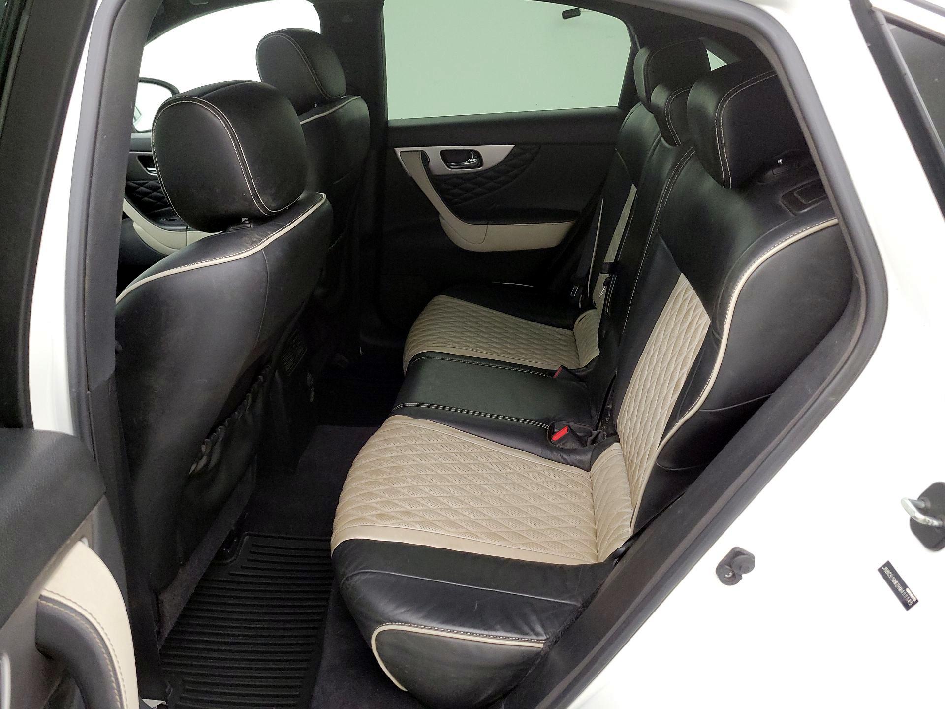 Thumbnail: 2017 INFINITI QX70 - 20