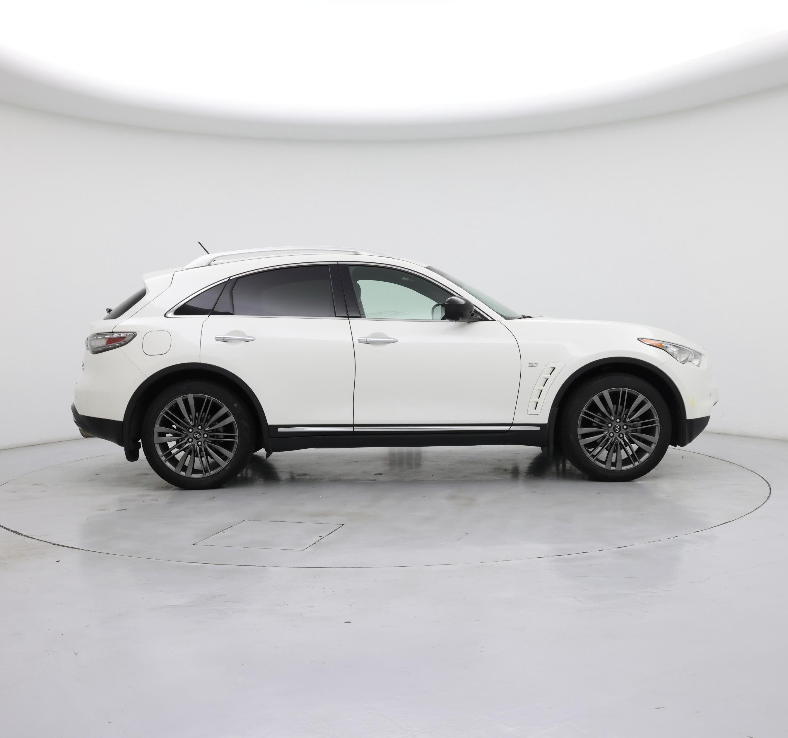Thumbnail: 2017 INFINITI QX70 - 7