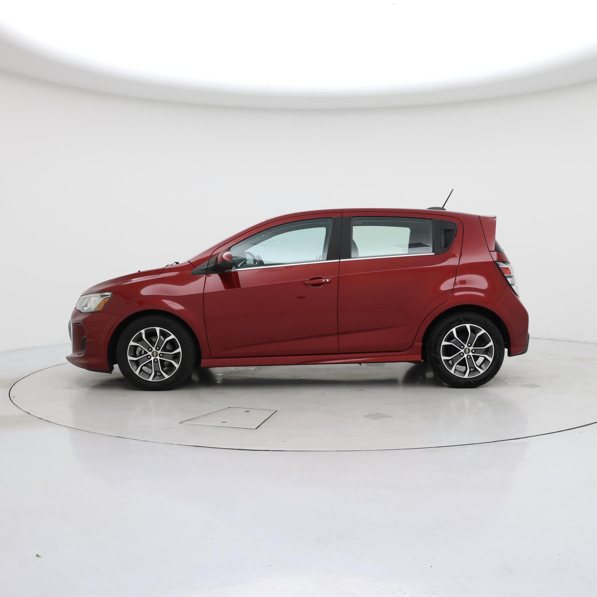 Thumbnail: 2017 Chevrolet Sonic - 3
