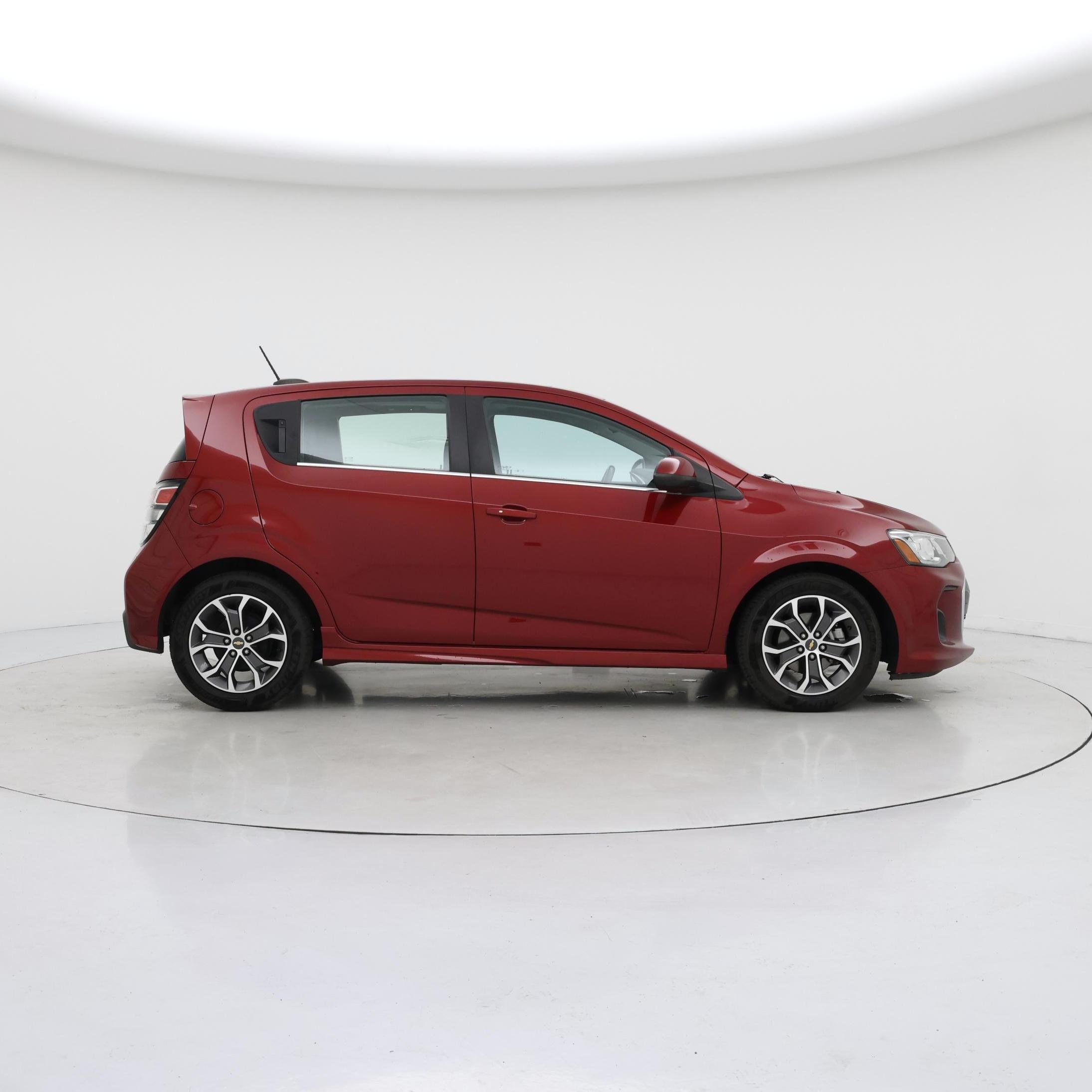 Thumbnail: 2017 Chevrolet Sonic - 7