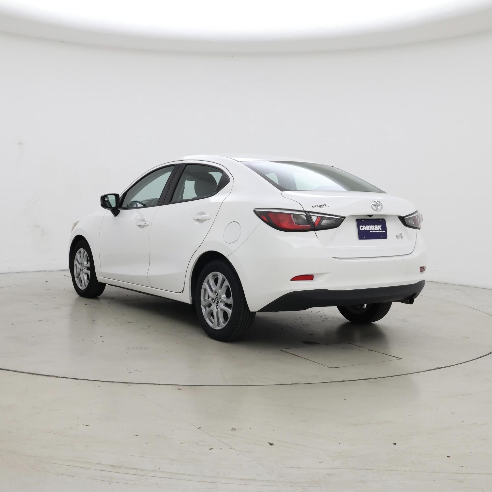 Thumbnail: 2018 Toyota Yaris iA - 2