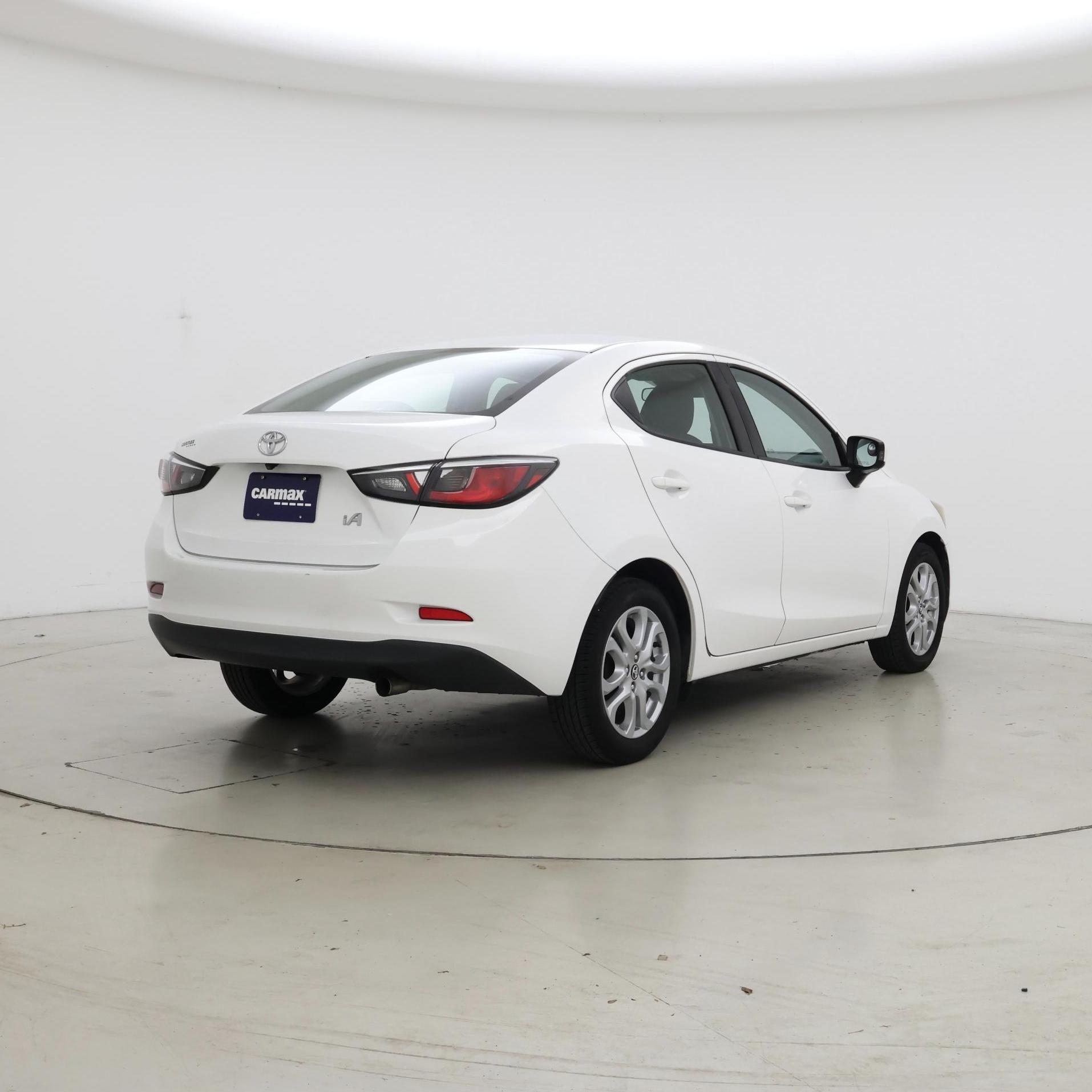 Thumbnail: 2018 Toyota Yaris iA - 8