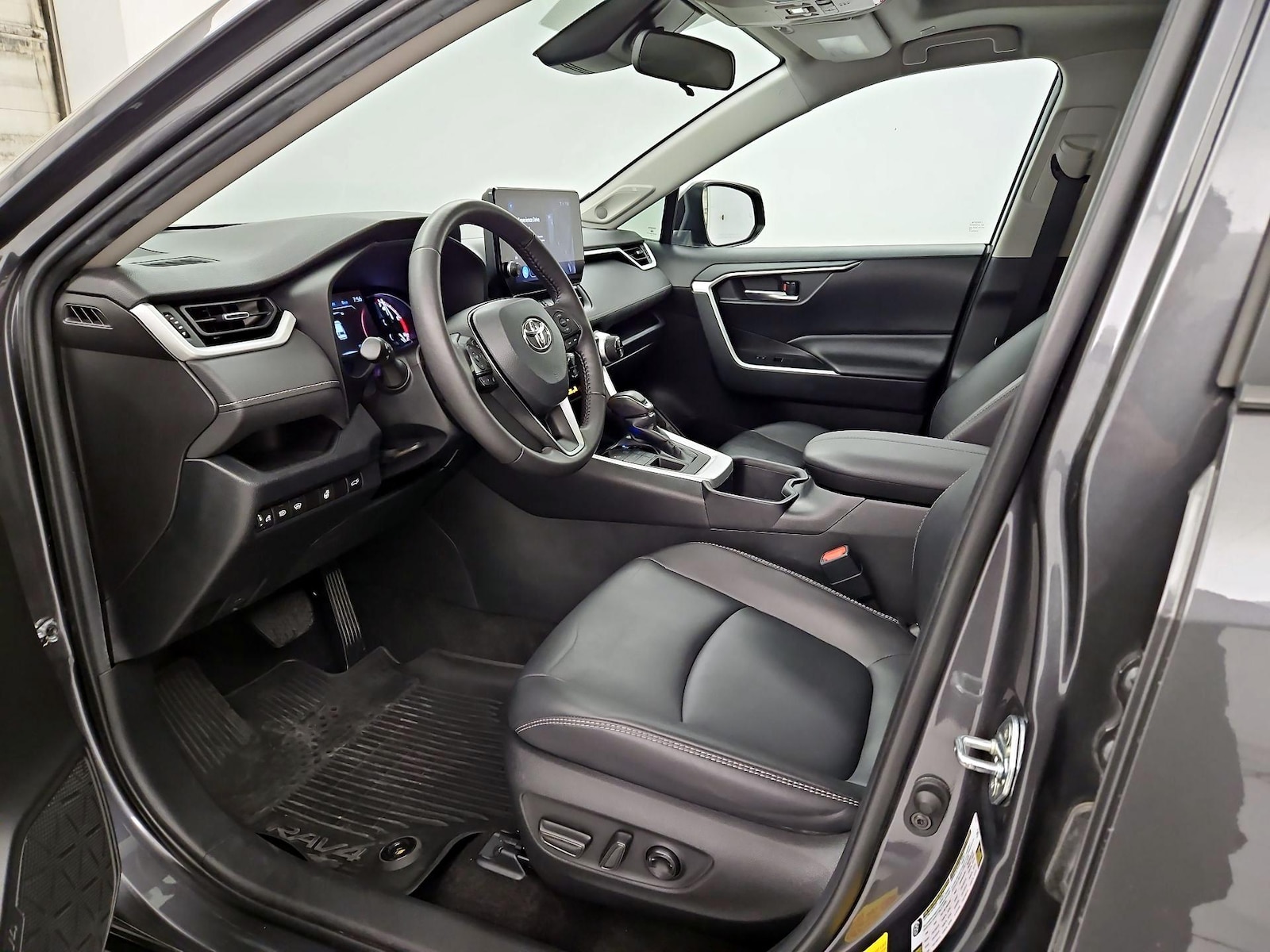2023 Toyota RAV4 XLE Premium - Photo 3
