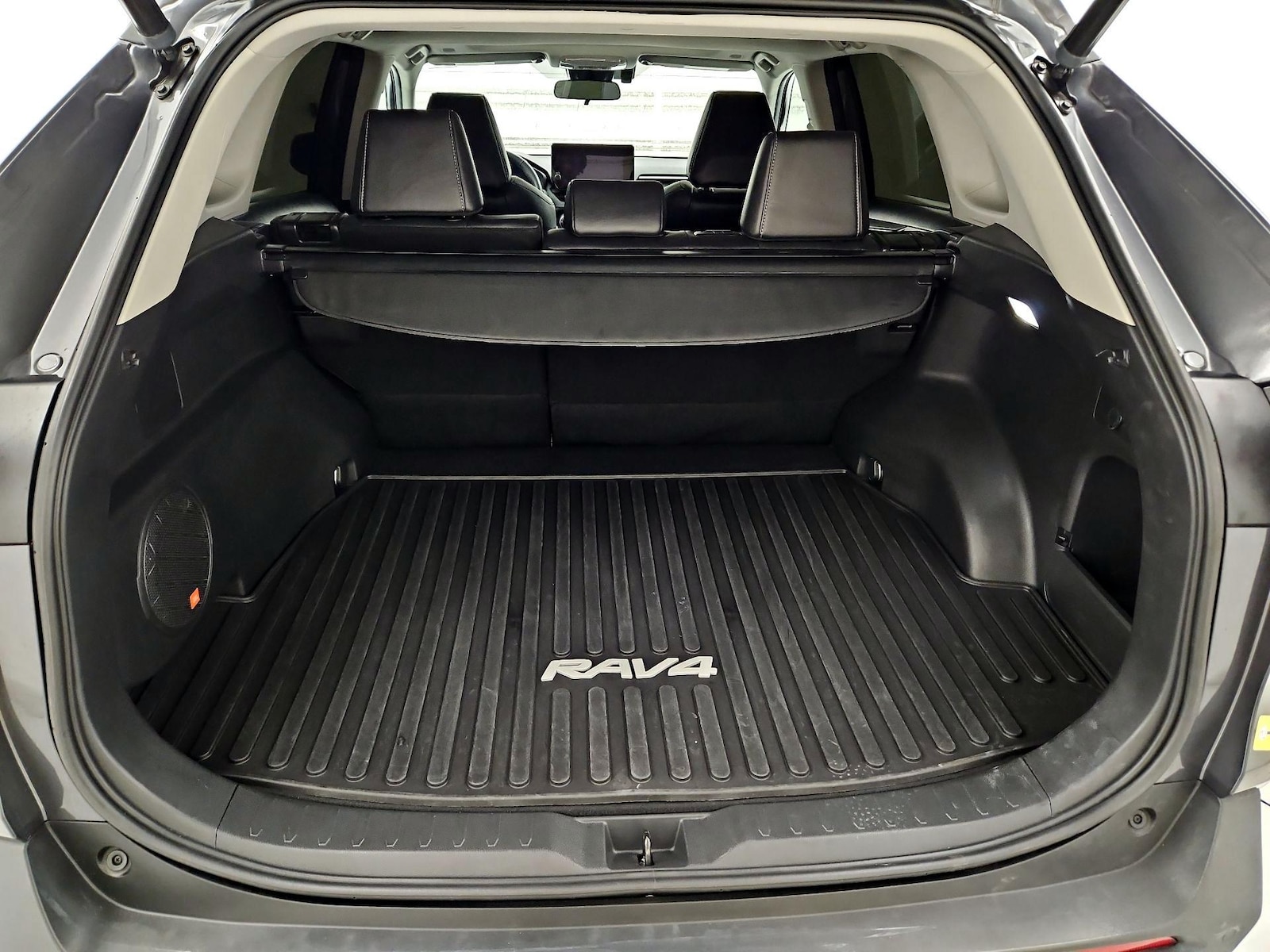 2023 Toyota RAV4 XLE Premium - Photo 13