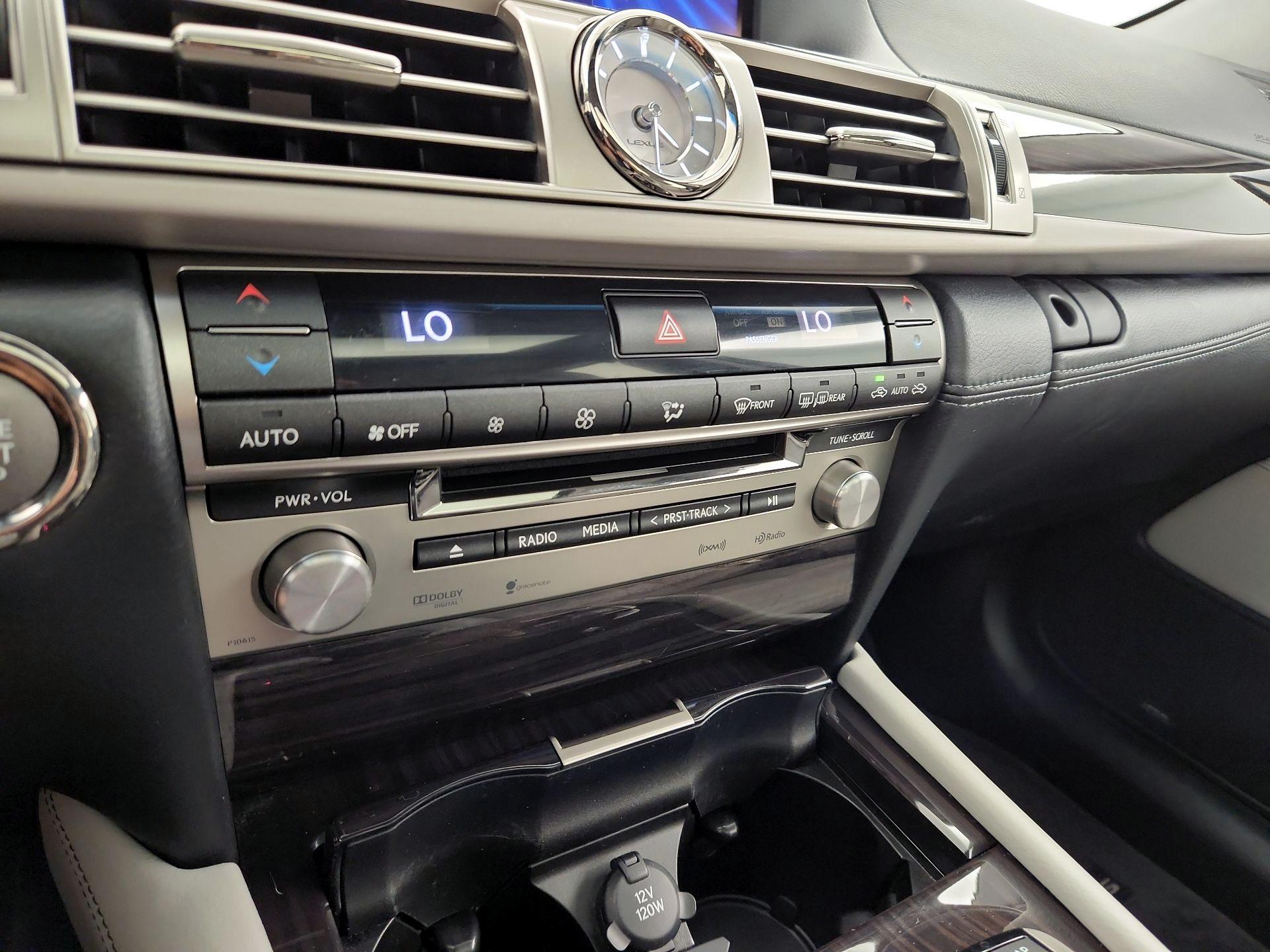 Thumbnail: 2014 Lexus LS - 17